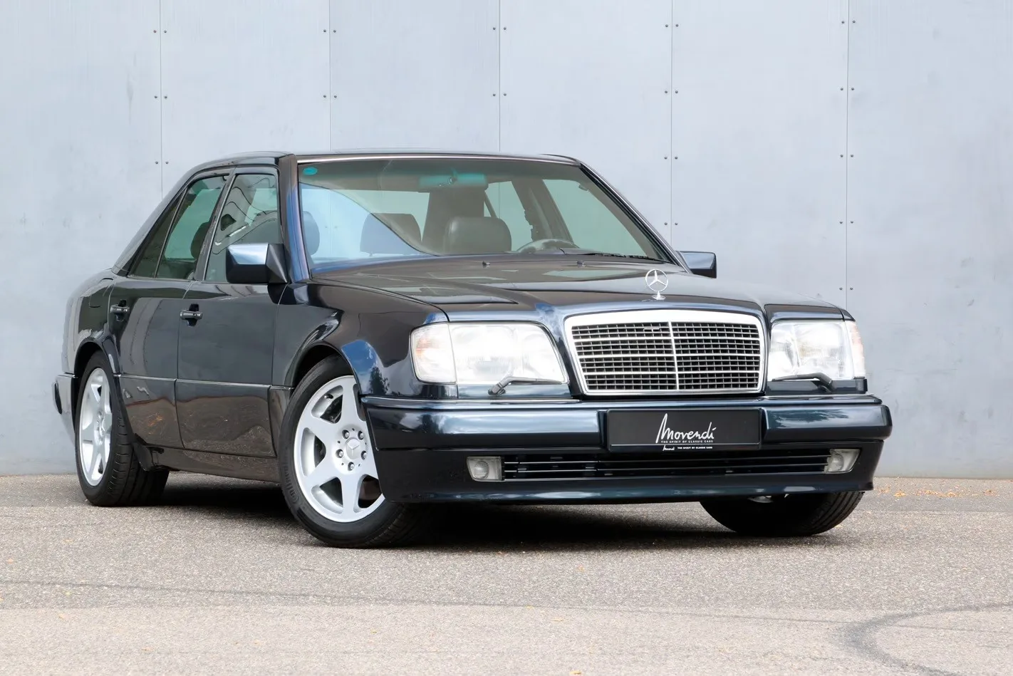 1994 Mercedes-Benz E 500 Limited angeboten von einem Fachhändler in Düsseldorf, Deutschland, Hauptfoto