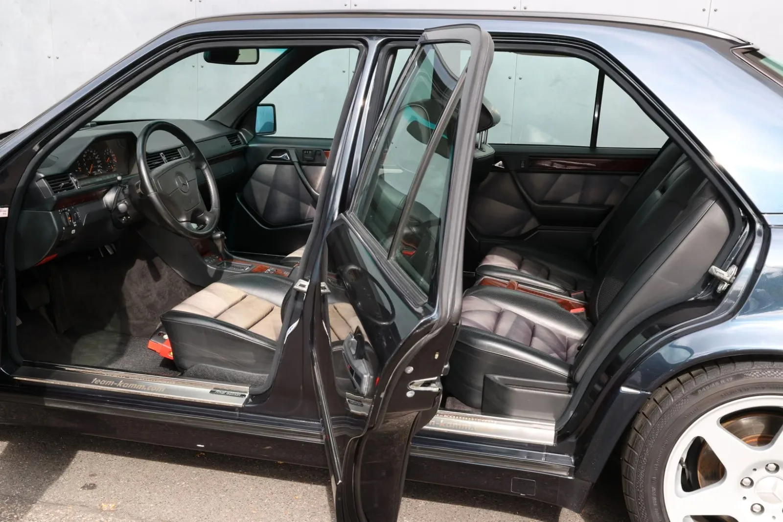 1994 Mercedes-Benz E 500 Limited, 16/24