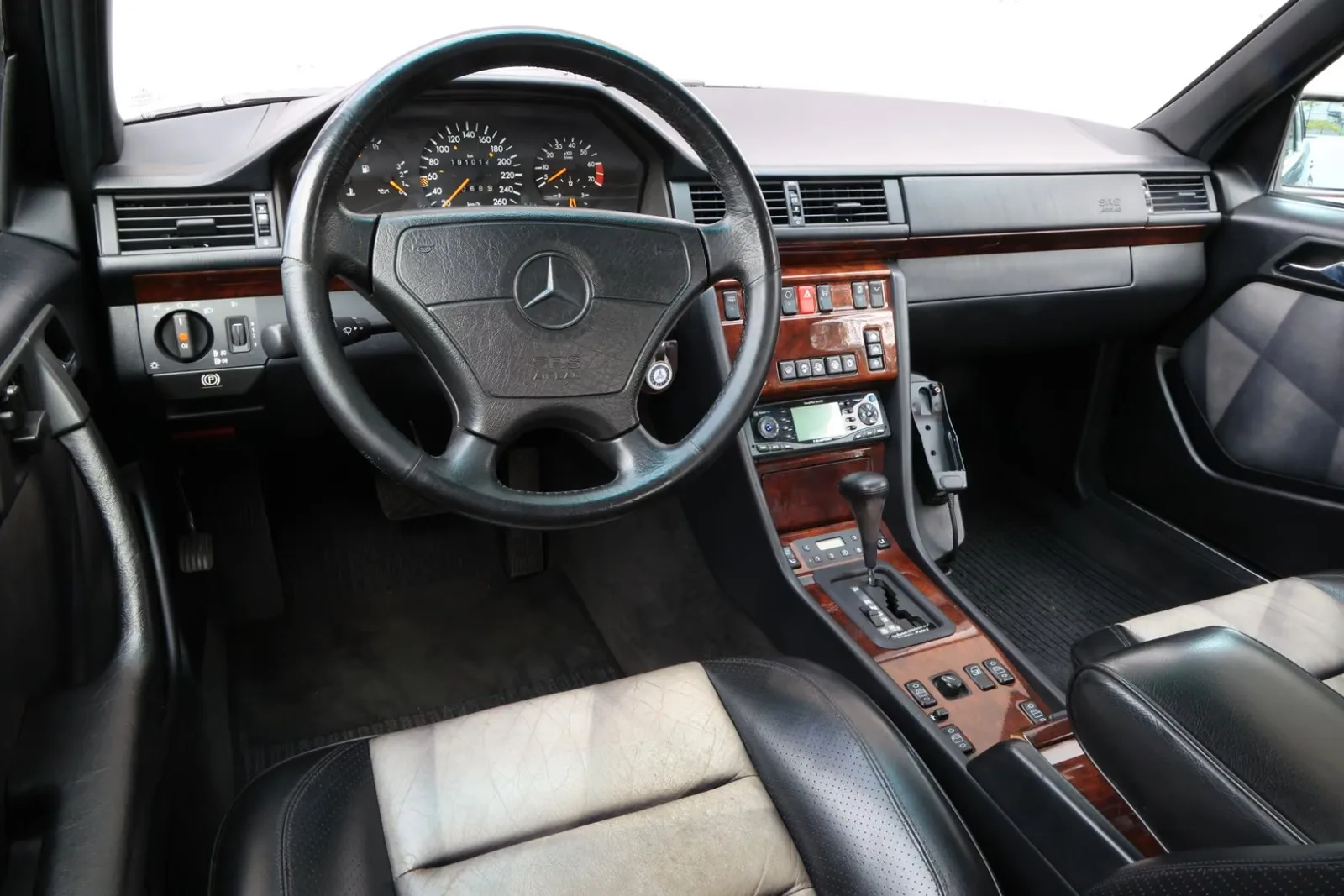 1994 Mercedes-Benz E 500 Limited, 17/24