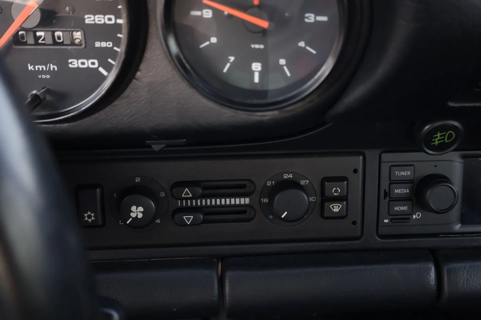 1994 Porsche 911 Speedster, 15/17