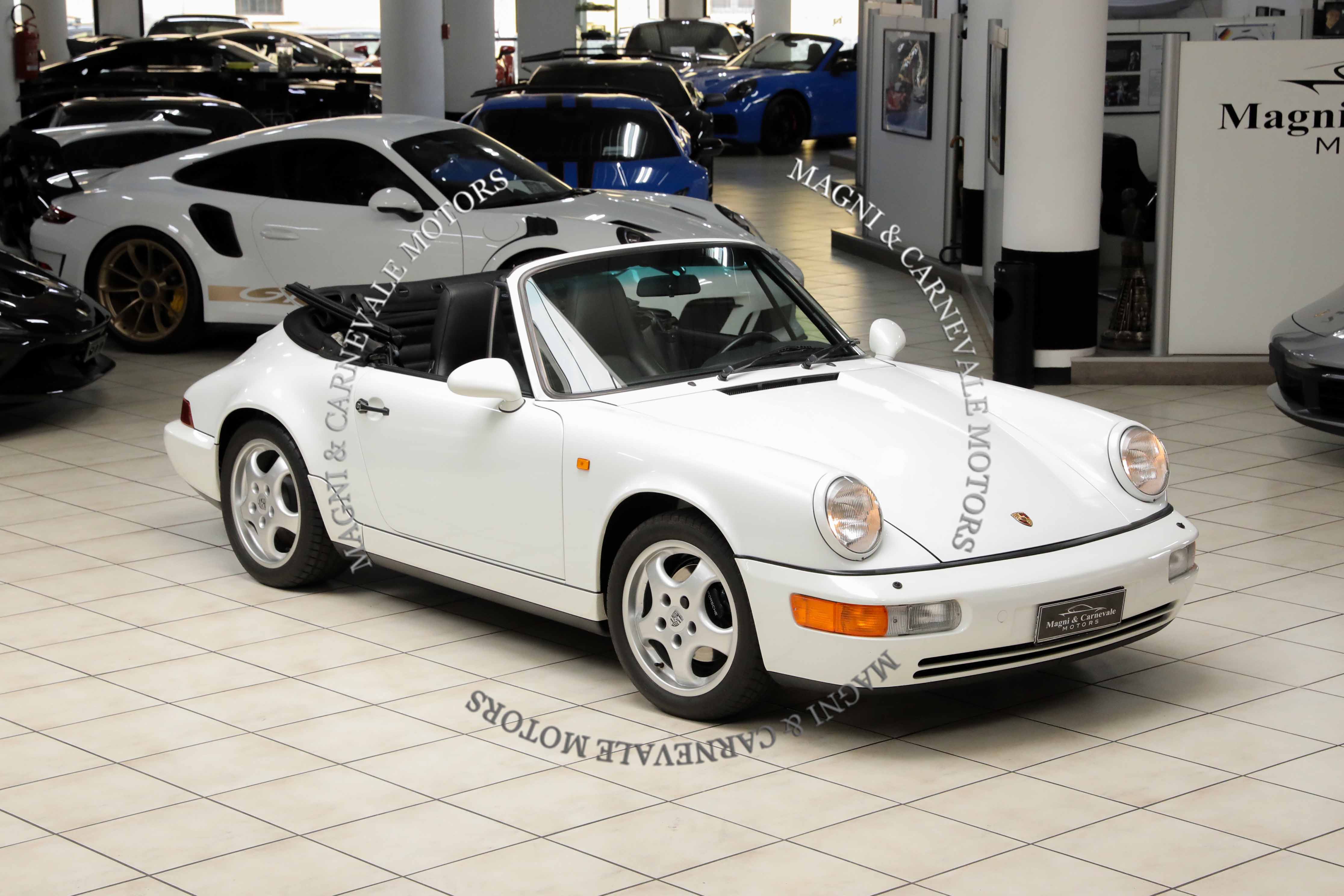 1994 Porsche 911 Carrera 4 Cabriolet offered by a specialist dealer in Milan, Italy, photo 6 of 20