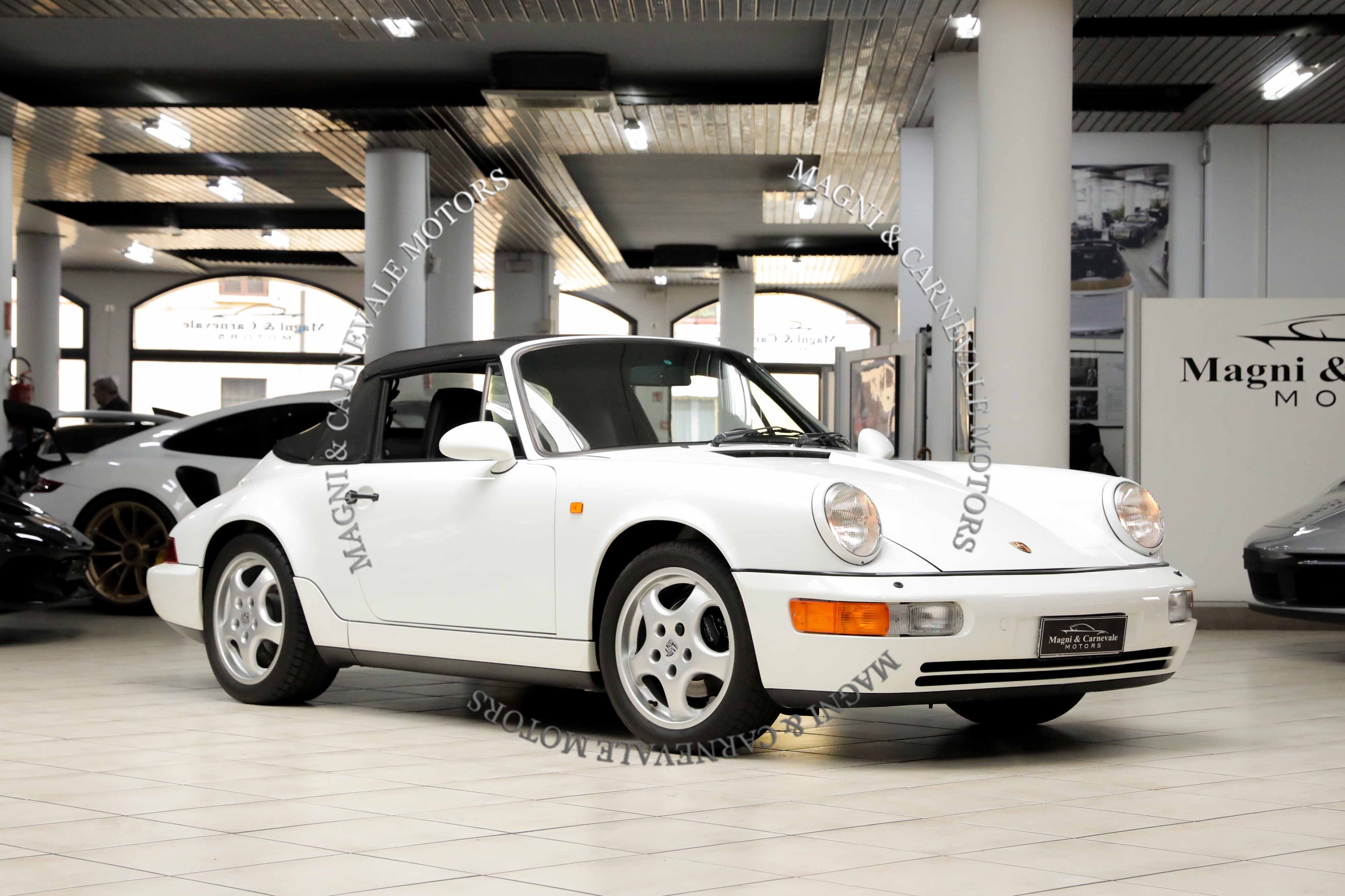 1994 Porsche 911 Carrera 4 Cabriolet offered by a specialist dealer in Milan, Italy, photo 7 of 20