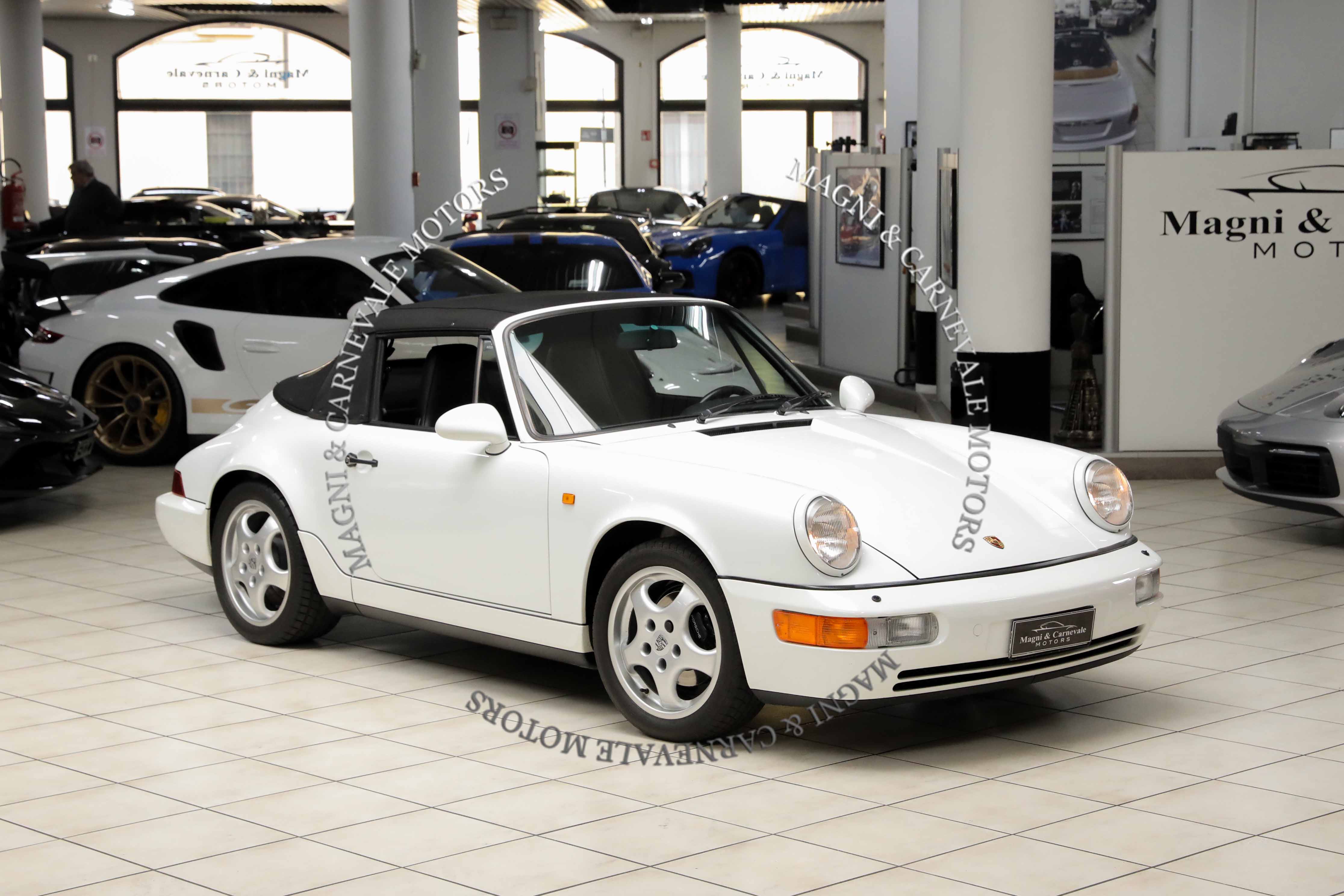 1994 Porsche 911 Carrera 4 Cabriolet offered by a specialist dealer in Milan, Italy, photo 8 of 20