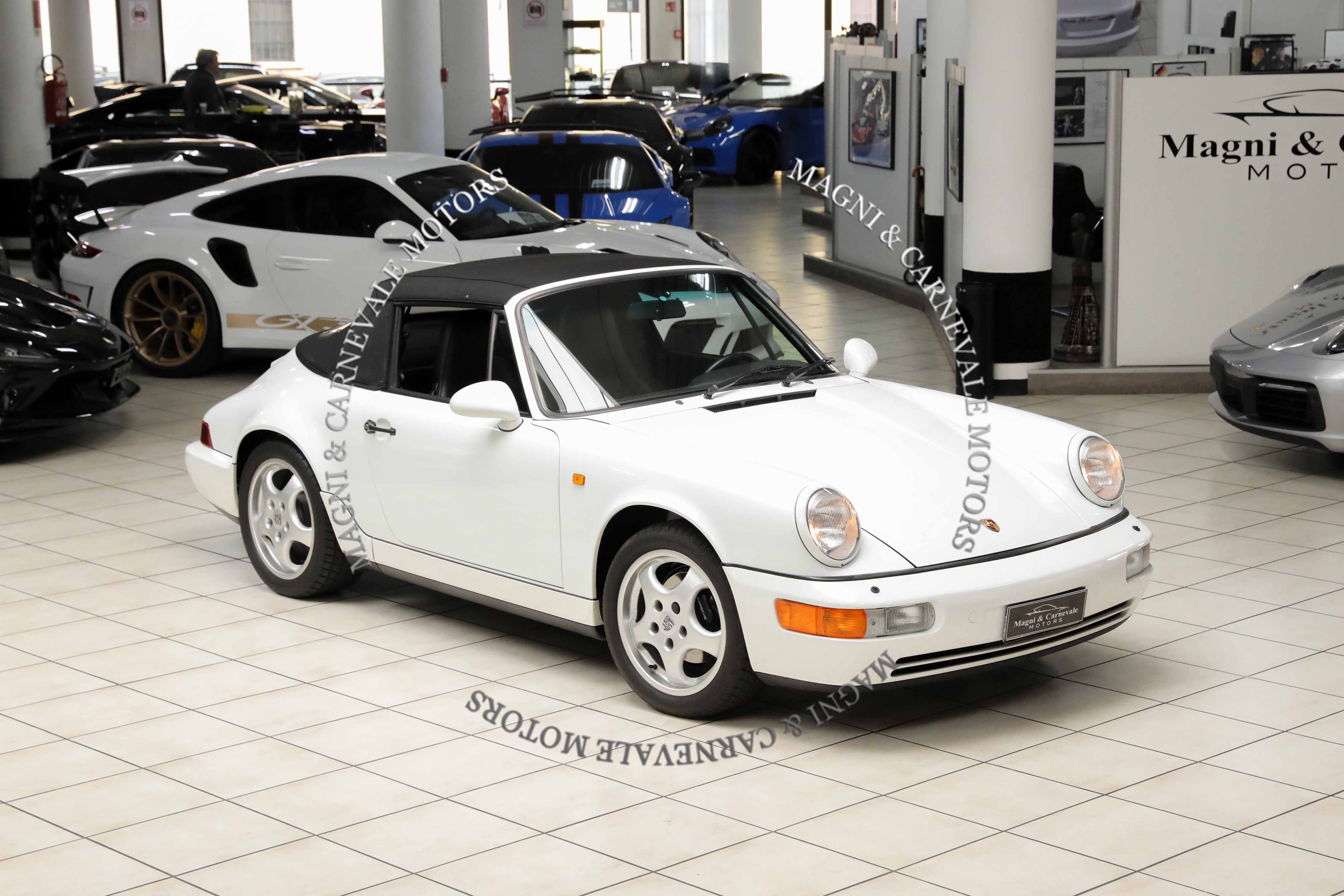 1994 Porsche 911 Carrera 4 Cabriolet offered by a specialist dealer in Milan, Italy, photo 9 of 20