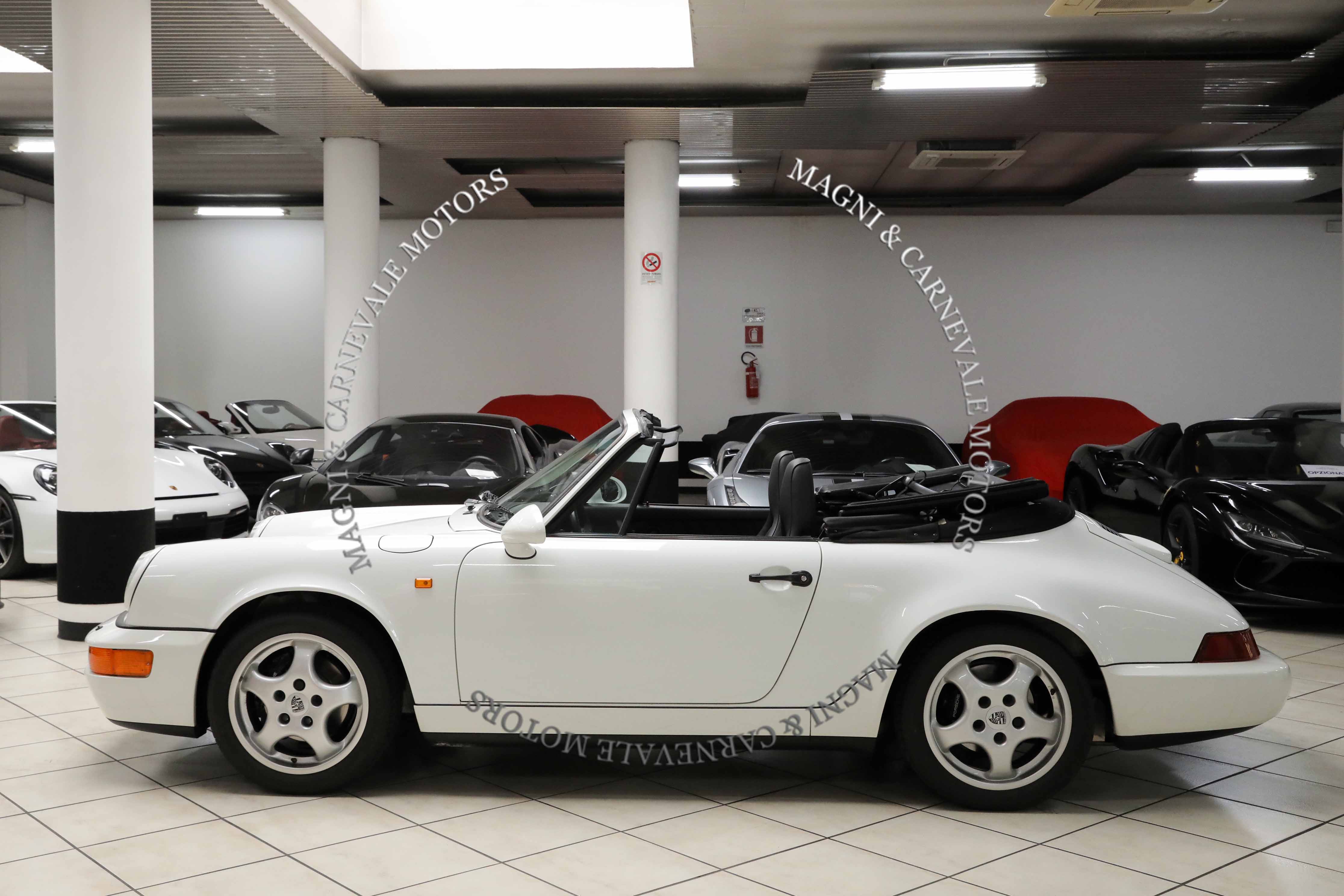 1994 Porsche 911 Carrera 4 Cabriolet offered by a specialist dealer in Milan, Italy, photo 12 of 20