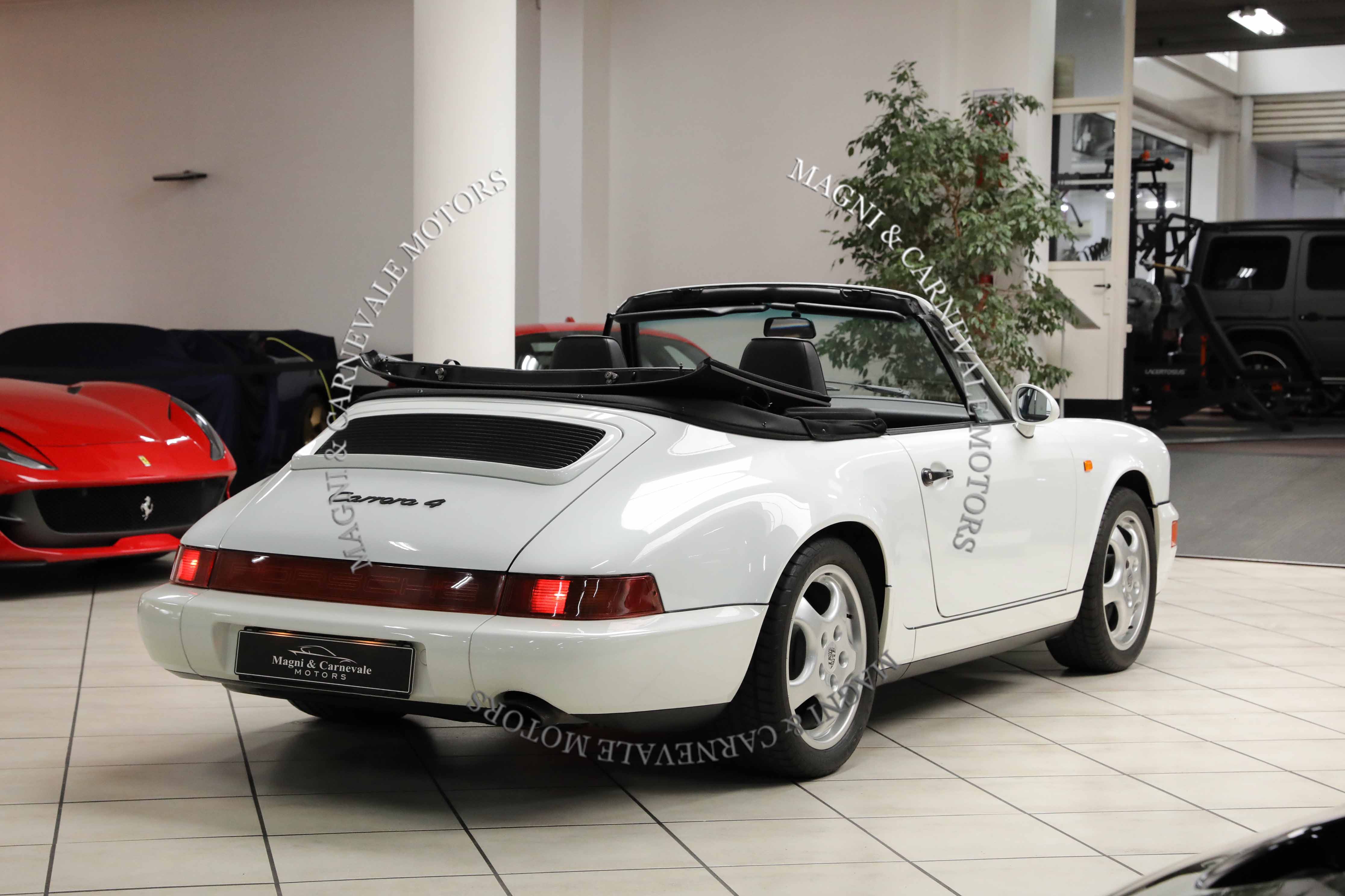 1994 Porsche 911 Carrera 4 Cabriolet offered by a specialist dealer in Milan, Italy, photo 15 of 20