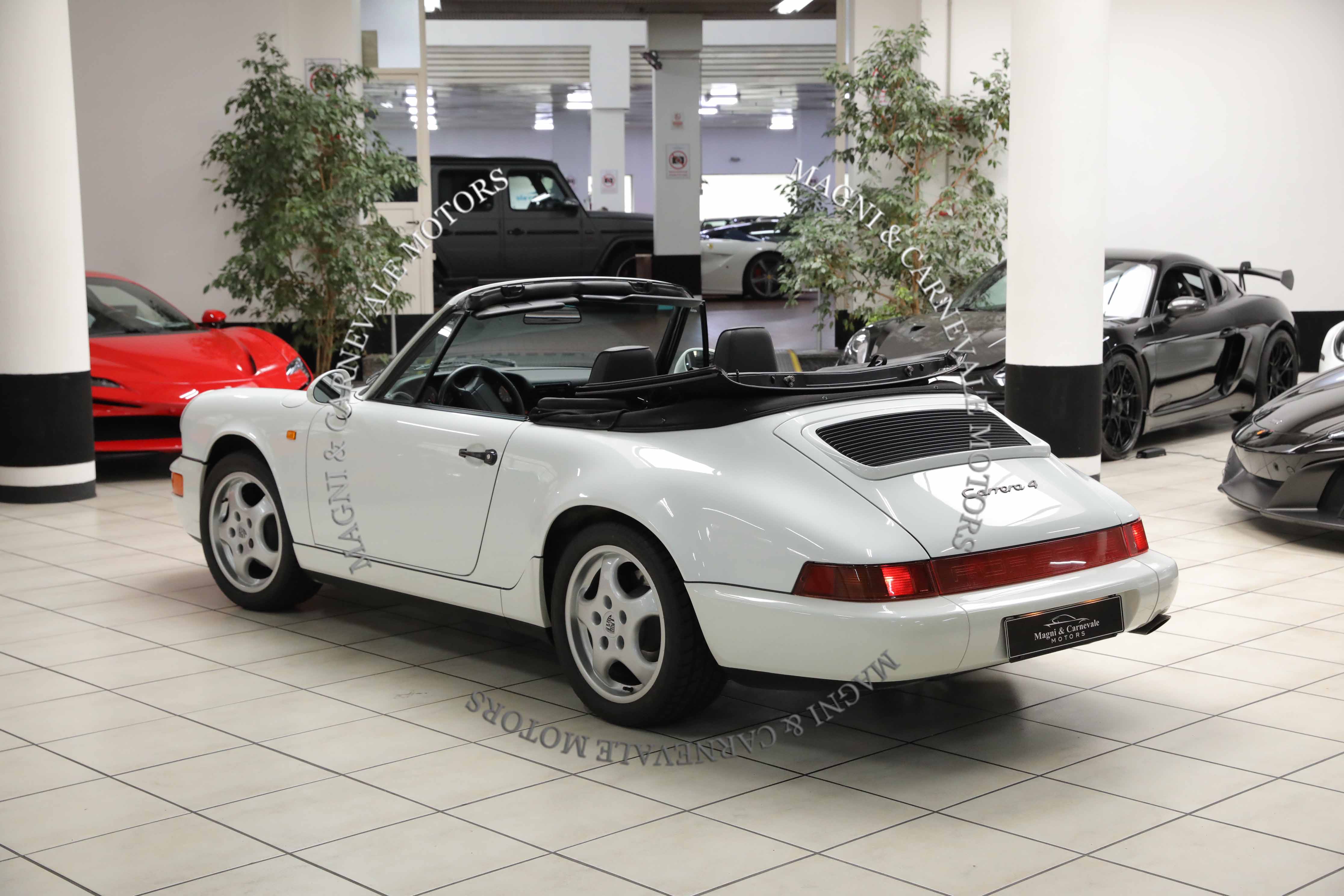 1994 Porsche 911 Carrera 4 Cabriolet offered by a specialist dealer in Milan, Italy, photo 16 of 20
