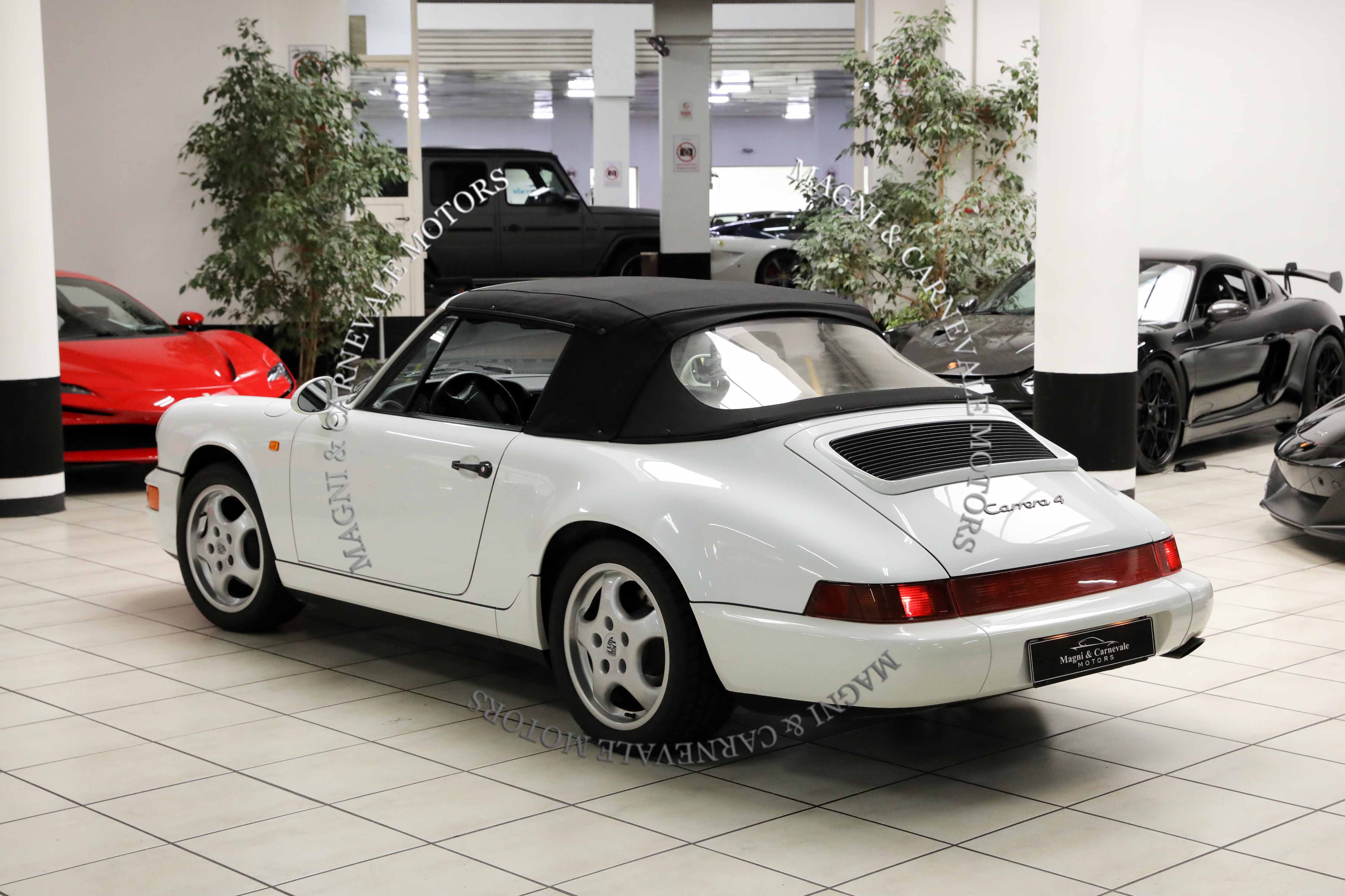 1994 Porsche 911 Carrera 4 Cabriolet offered by a specialist dealer in Milan, Italy, photo 17 of 20