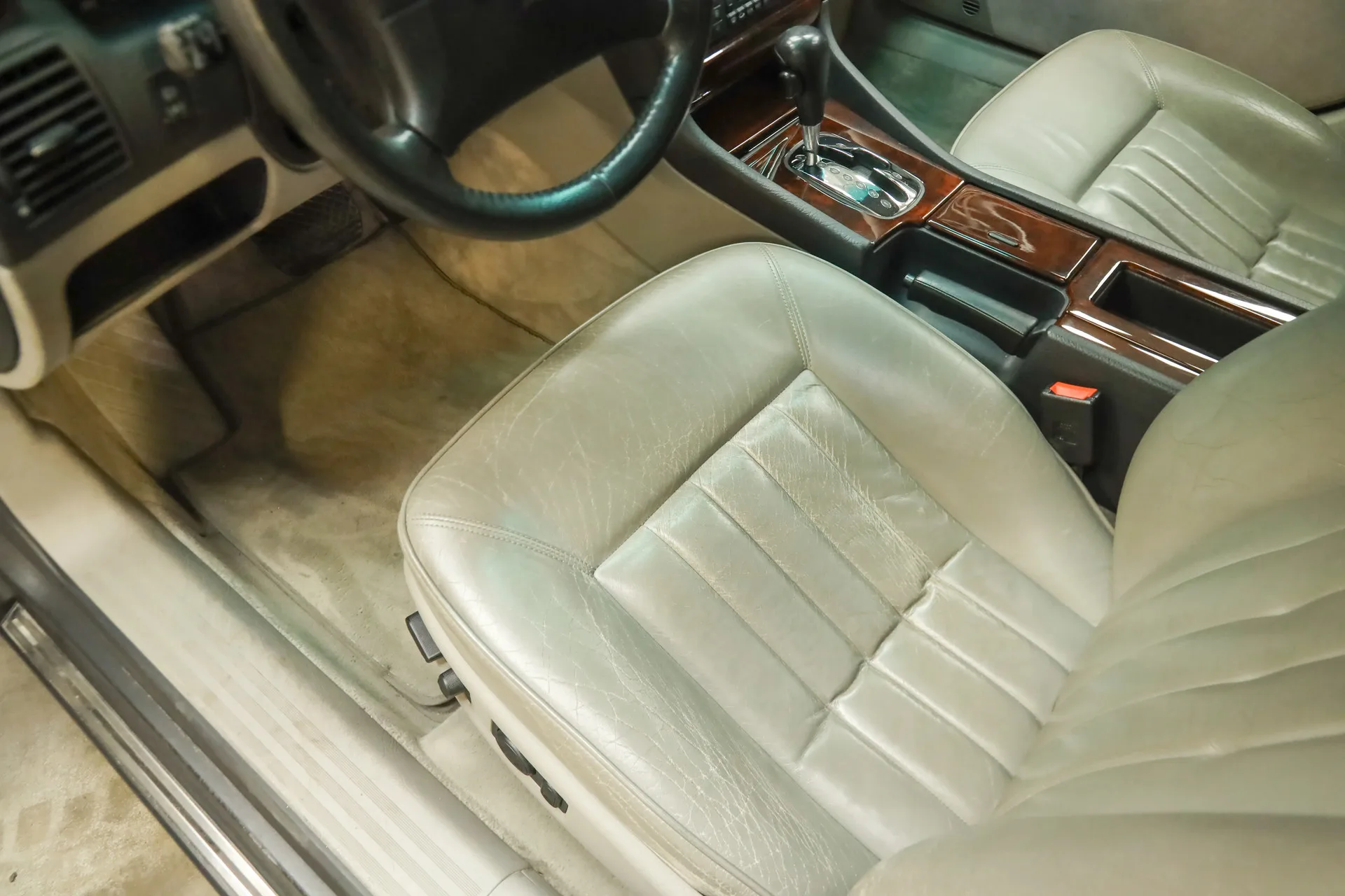 1995 Audi A8 4.2 quattro, 26/30