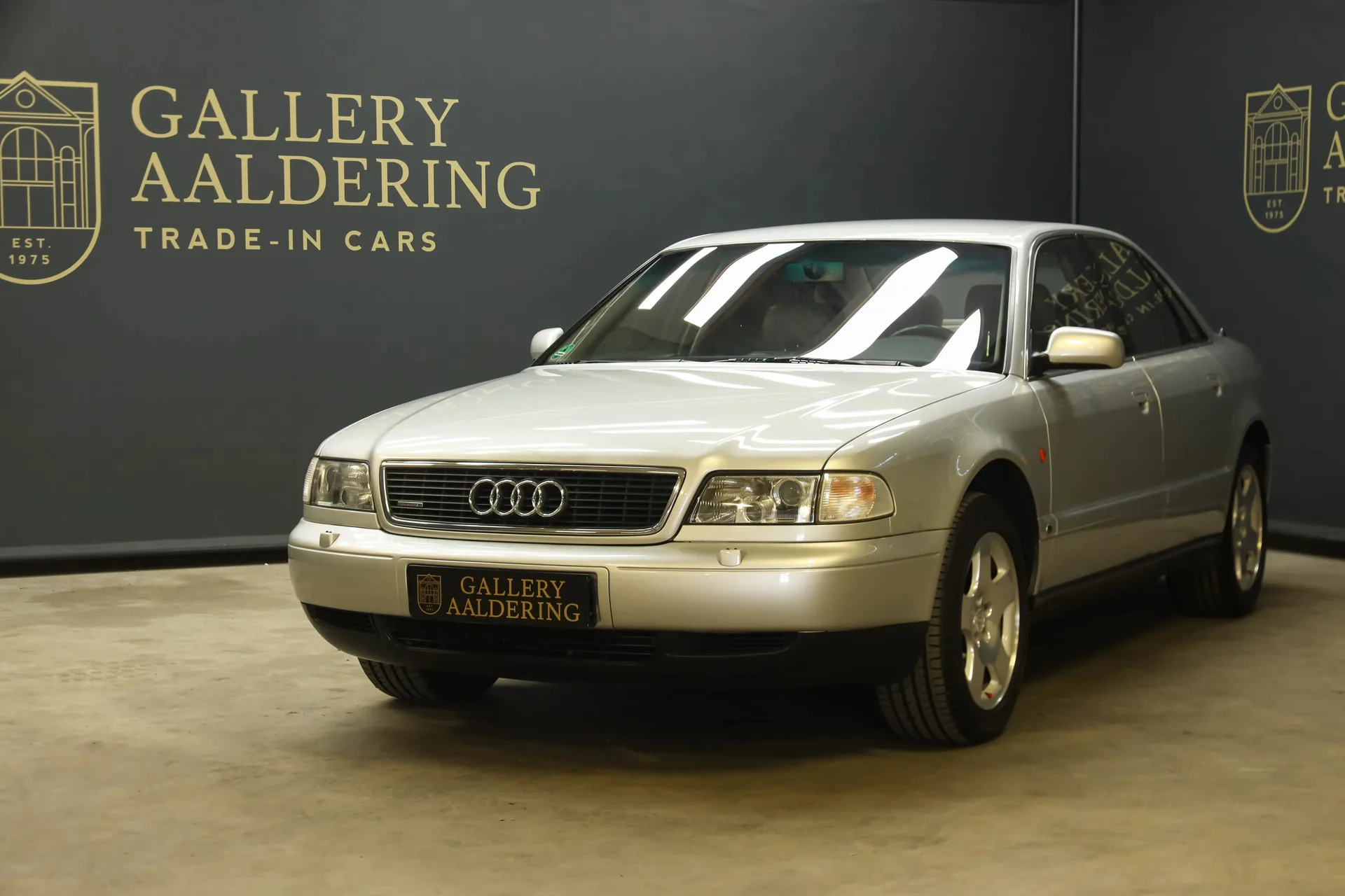 1995 Audi A8 4.2 quattro, 29/30