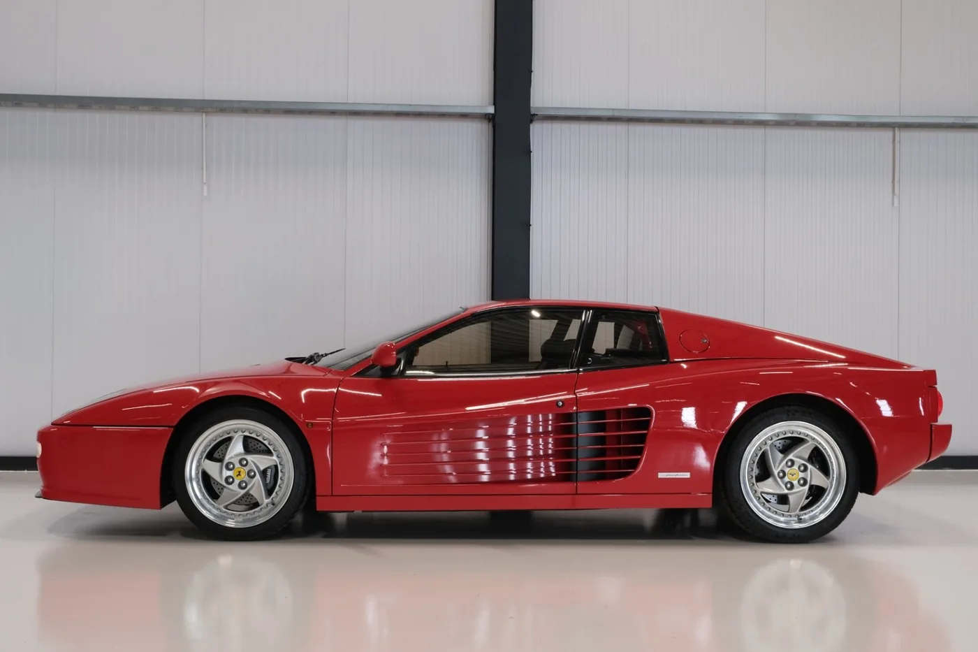 1995 Ferrari F512 M angeboten von einem Oldtimerhändler in Alkmaar, Niederlande, Foto 5 von 15