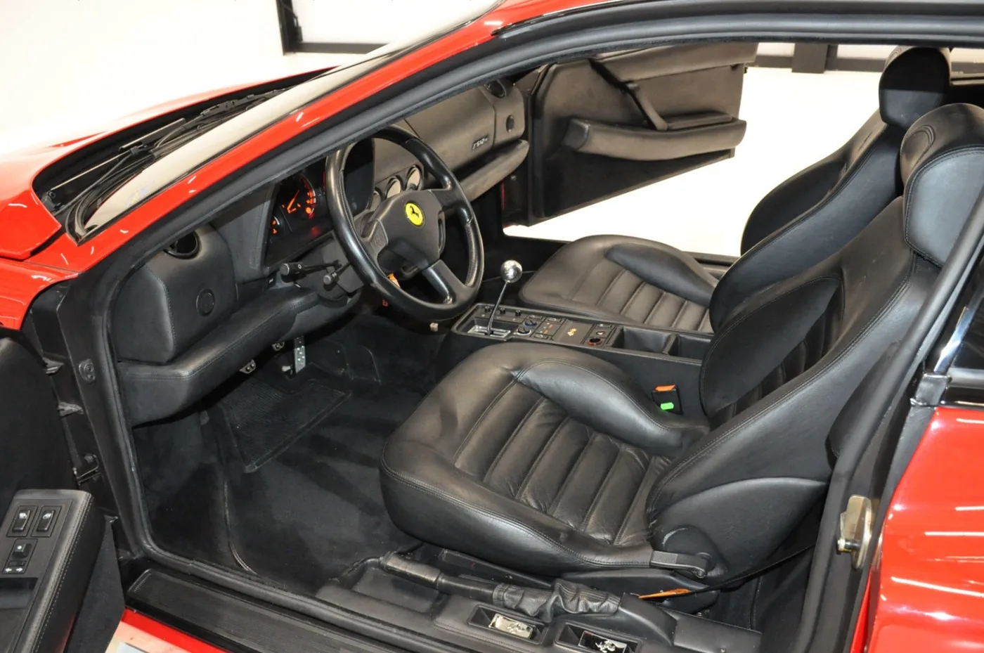 1995 Ferrari F512 M angeboten von einem Oldtimerhändler in Alkmaar, Niederlande, Foto 10 von 15