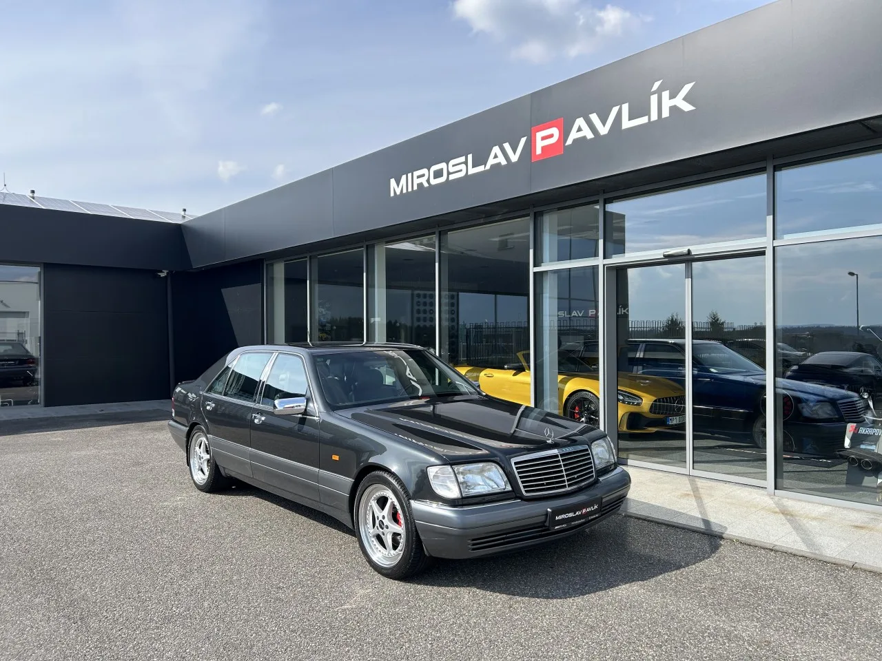 1995 Mercedes-Benz S 600 L, V12 angeboten von einem Fachhändler in Písek, Tschechien, Hauptfoto