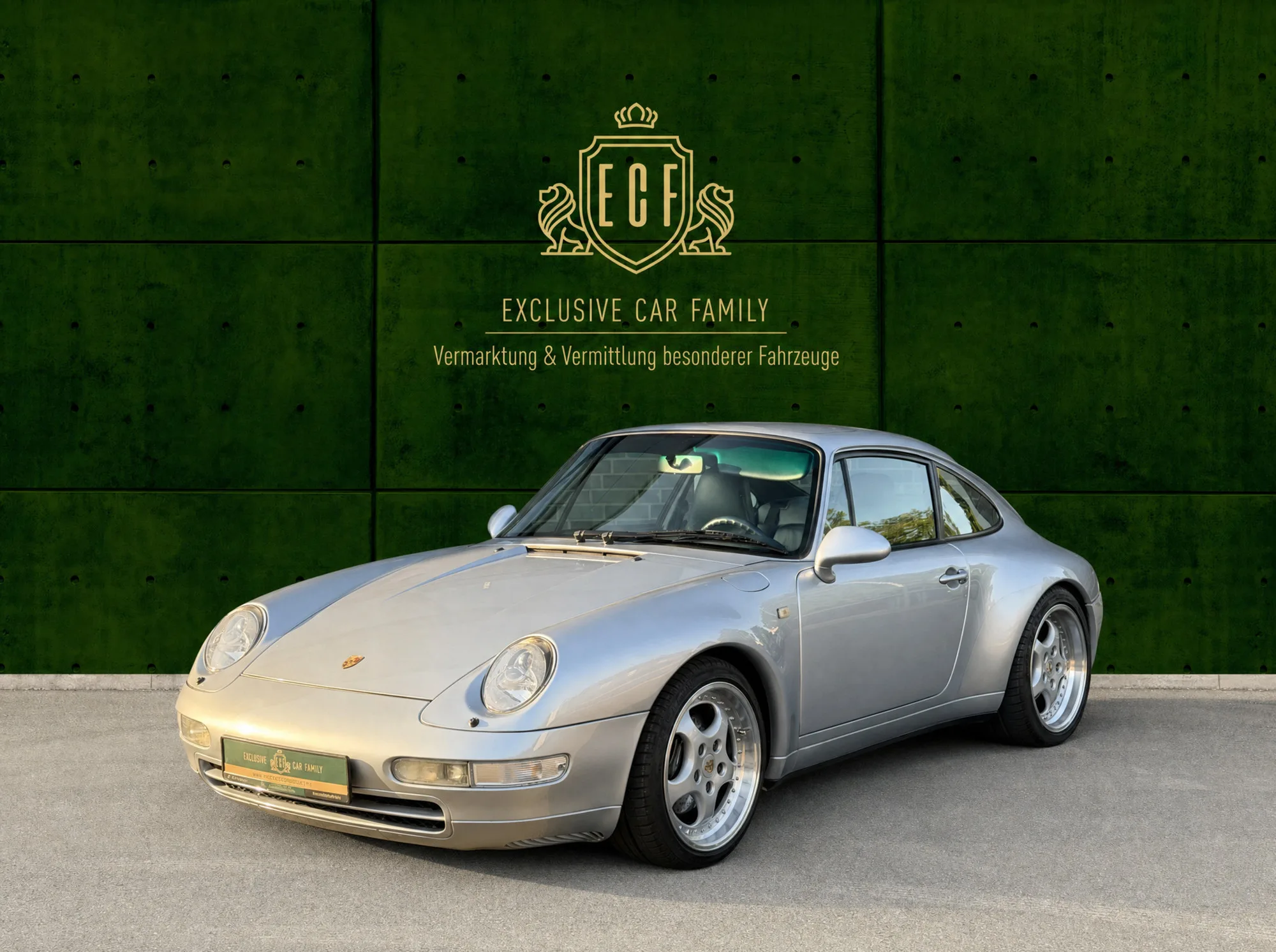 1995 Porsche 911 Carrera 2 angeboten von einem Vermittler in Hessisch Oldendorf, Deutschland, Hauptfoto