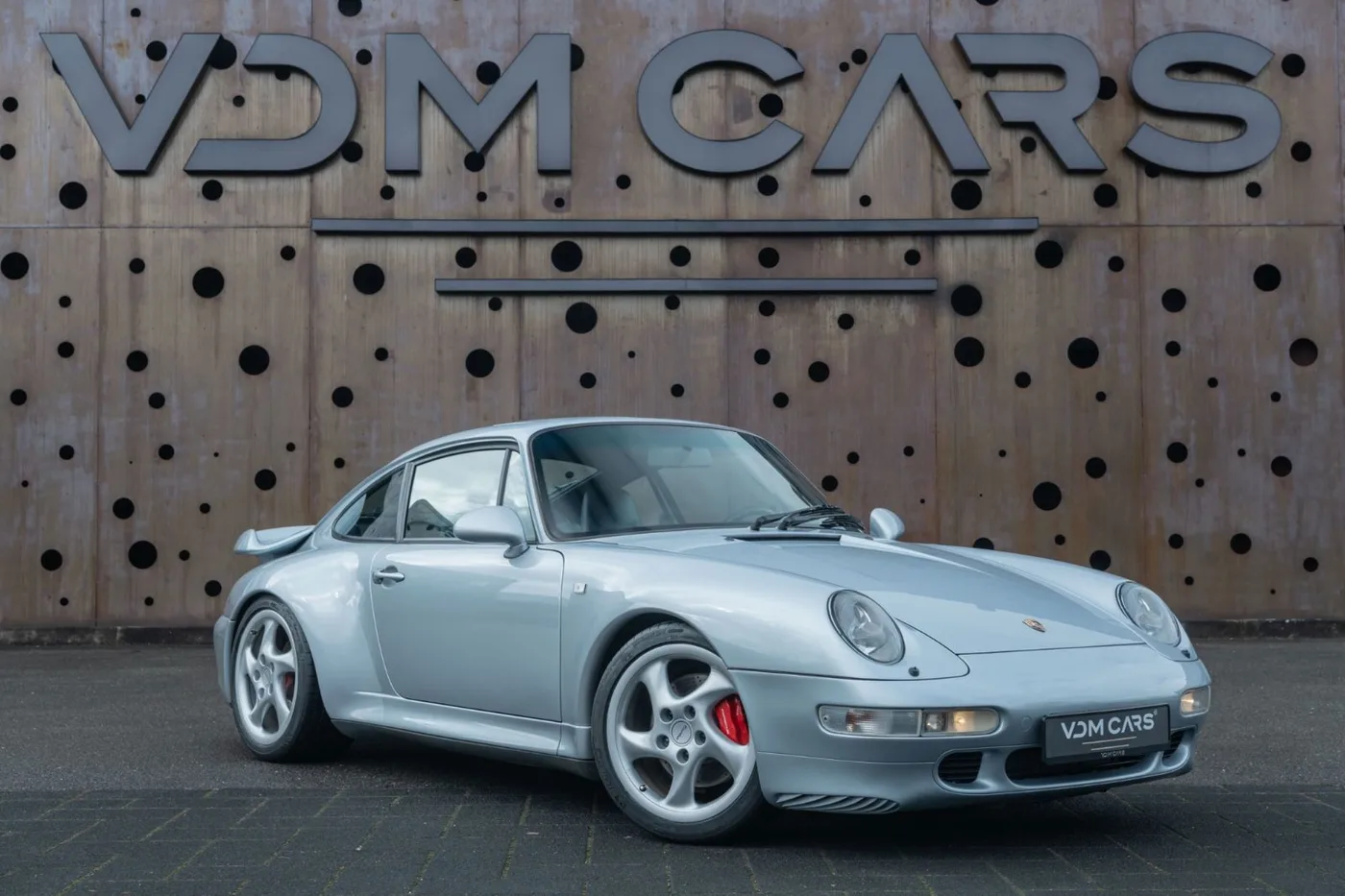 1995 Porsche 911 Turbo offered by a supercar dealer in Gronau, Germany, photo 3 of 25