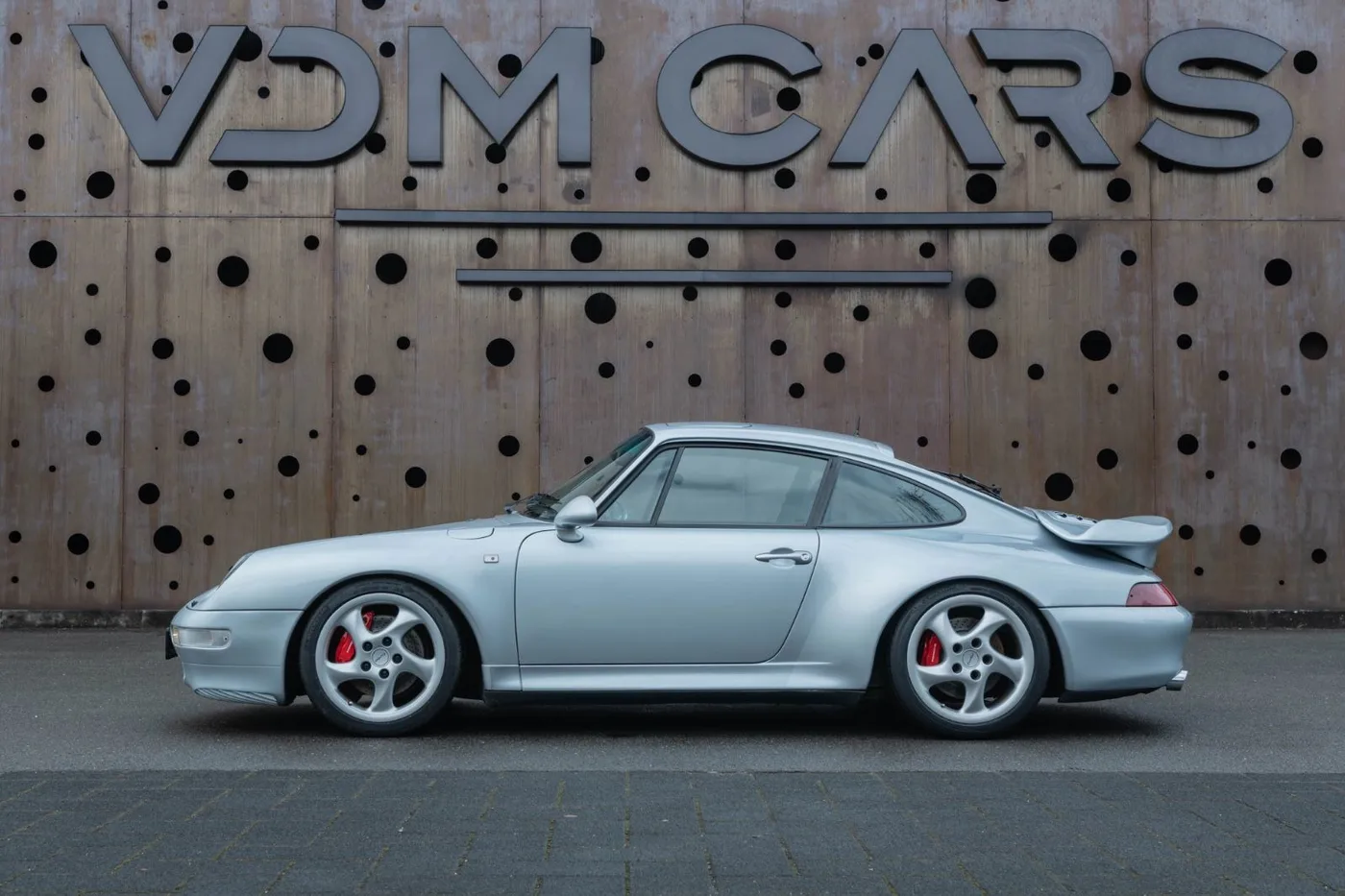 1995 Porsche 911 Turbo offered by a supercar dealer in Gronau, Germany, photo 8 of 25