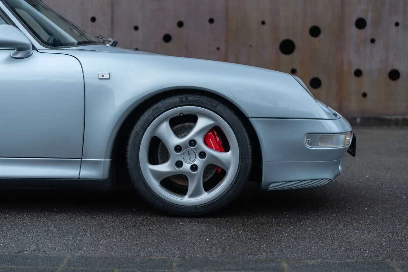 1995 Porsche 911 Turbo offered by a supercar dealer in Gronau, Germany, photo 9 of 25
