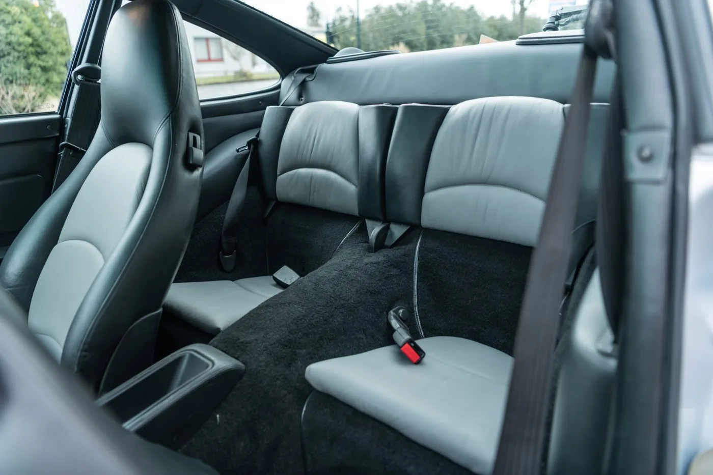 1995 Porsche 911 Turbo offered by a supercar dealer in Gronau, Germany, photo 19 of 25