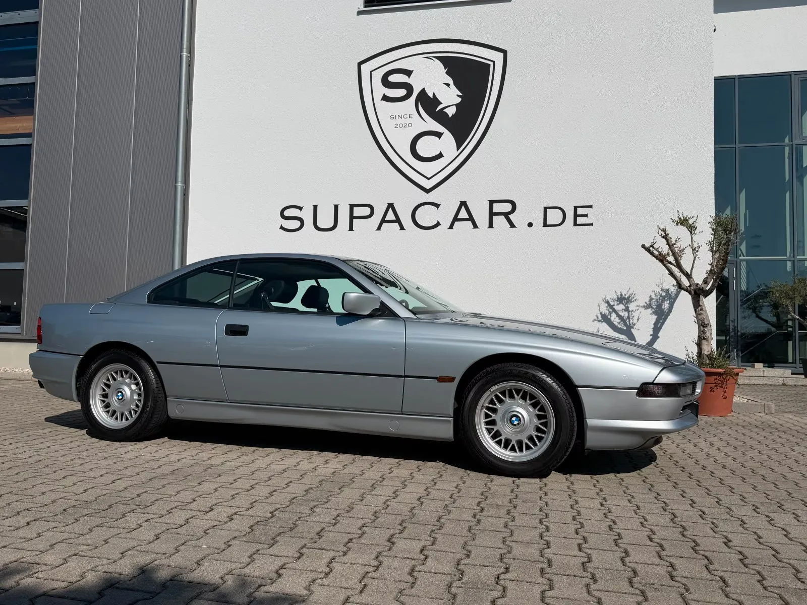1996 BMW 850Ci, 2/24