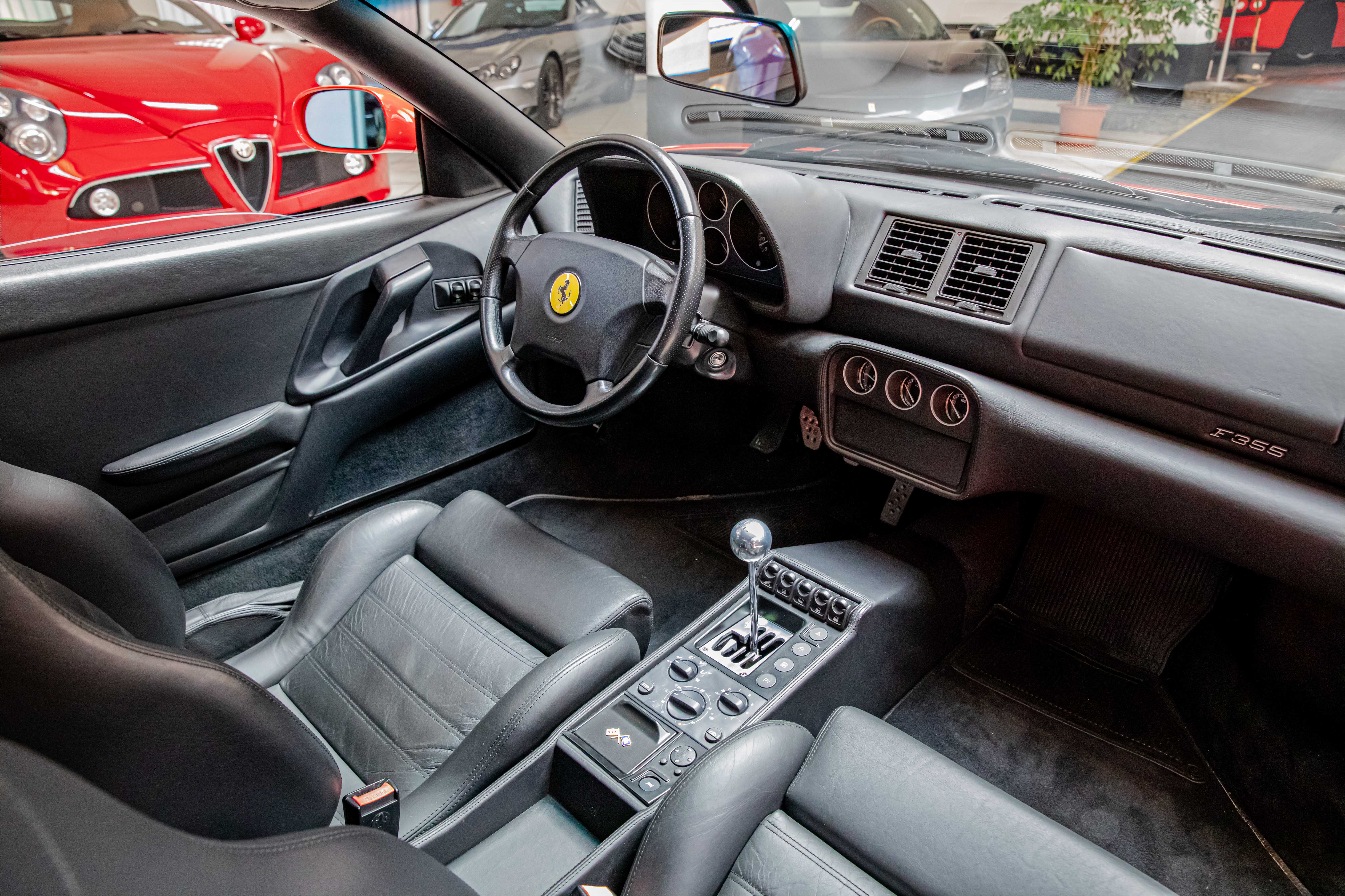 1996 Ferrari F355 Berlinetta angeboten von einem Fachhändler in Milan, Italien, Foto 17 von 20