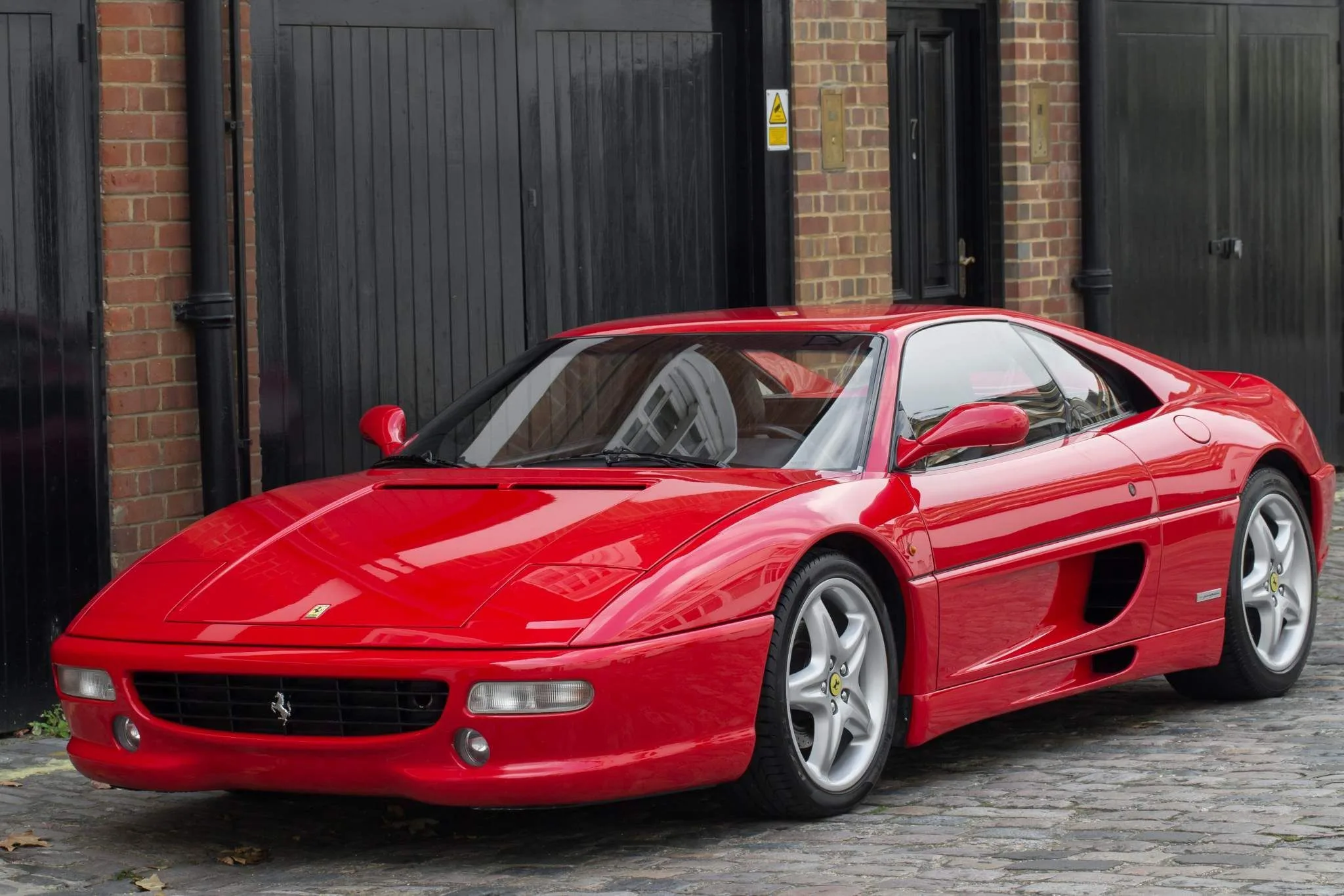 1996 Ferrari F355 Berlinetta angeboten von einem Fachhändler in London, Vereinigtes Königreich, Hauptfoto