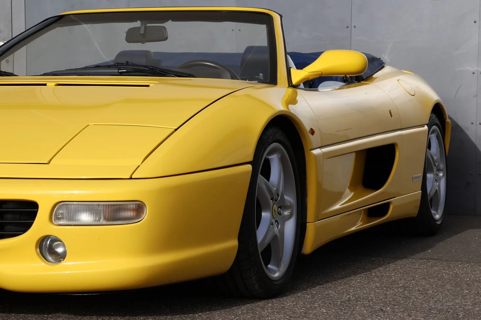 1996 Ferrari F355 Spider, 13/30