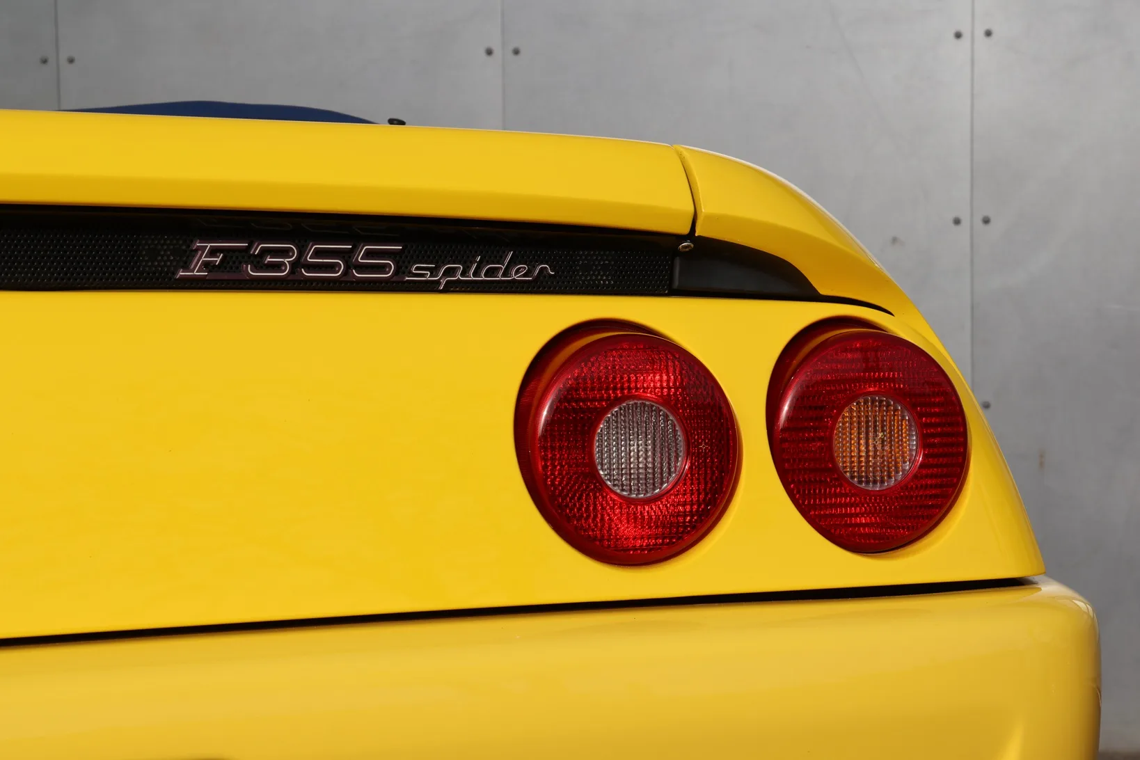 1996 Ferrari F355 Spider, 24/30