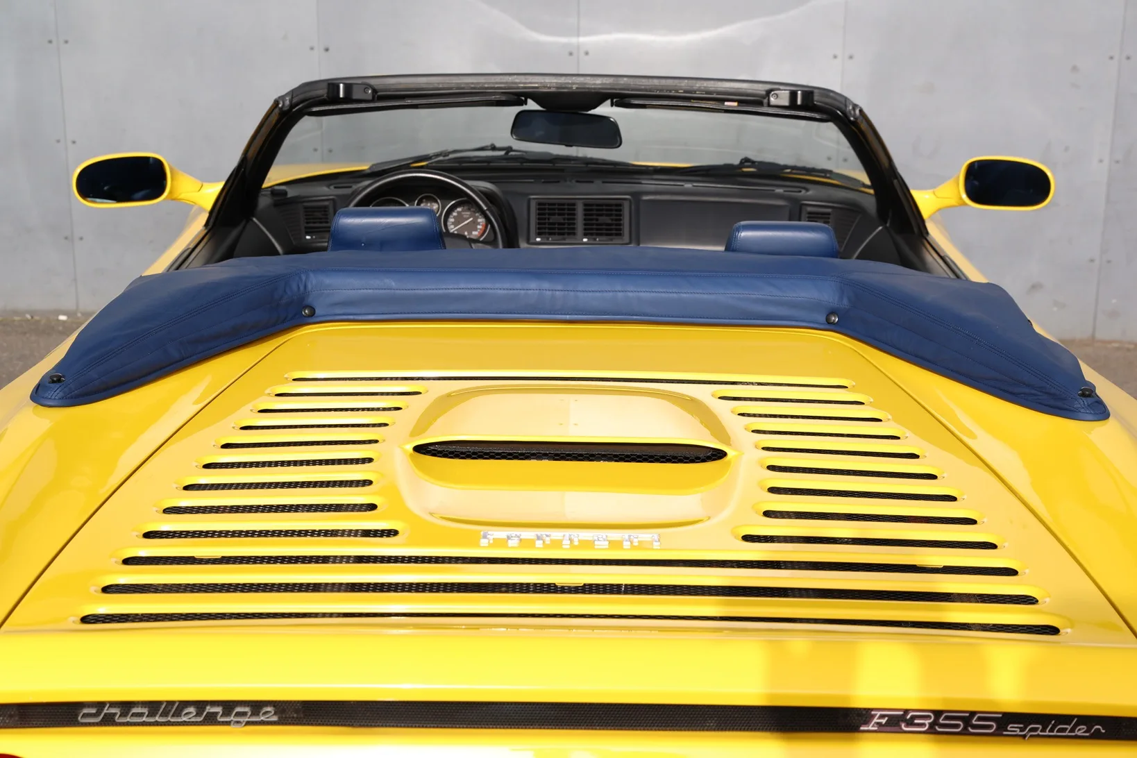 1996 Ferrari F355 Spider, 29/30