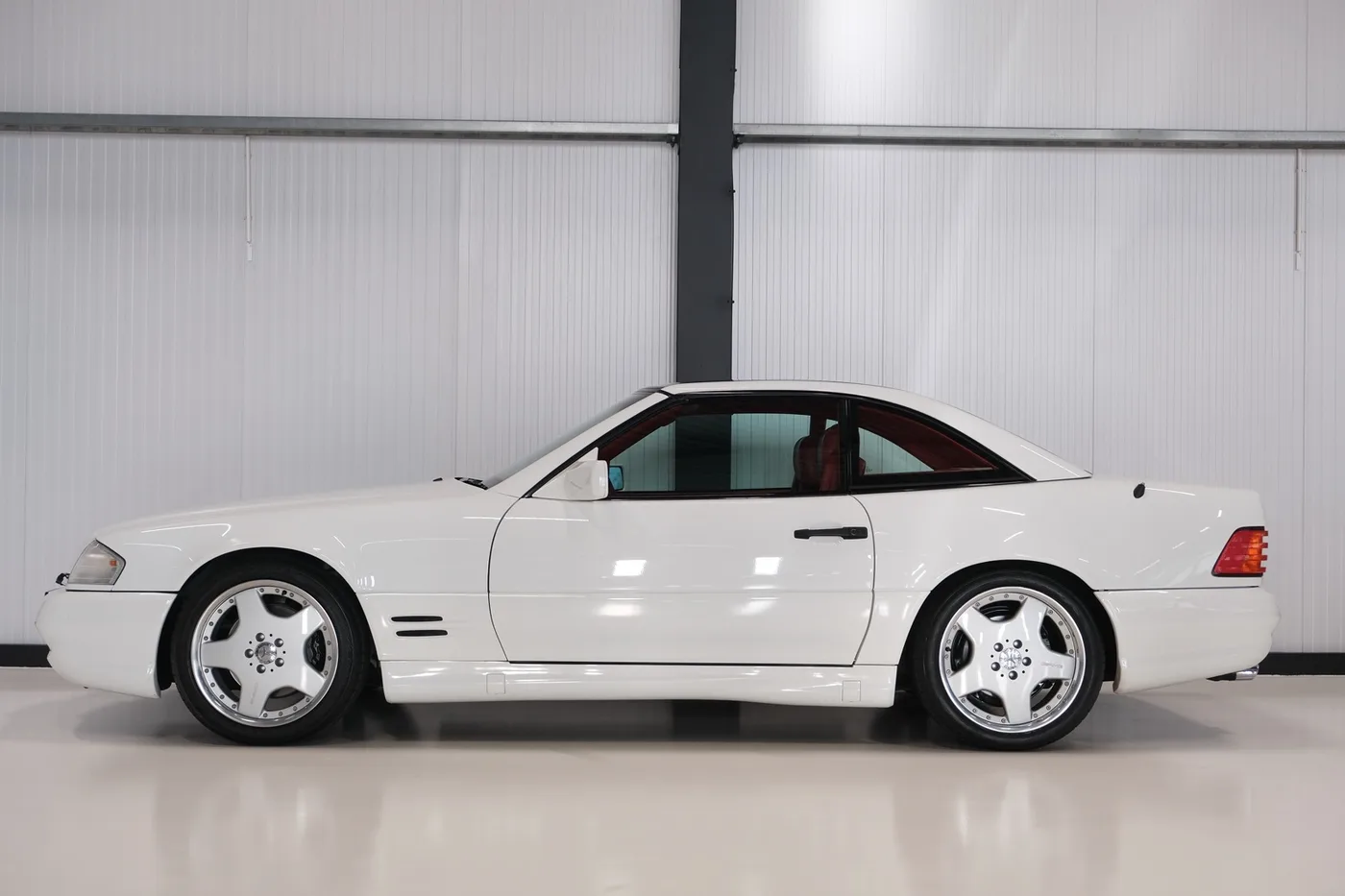 1996 Mercedes-Benz SL 500 angeboten von einem Oldtimerhändler in Alkmaar, Niederlande, Foto 12 von 15