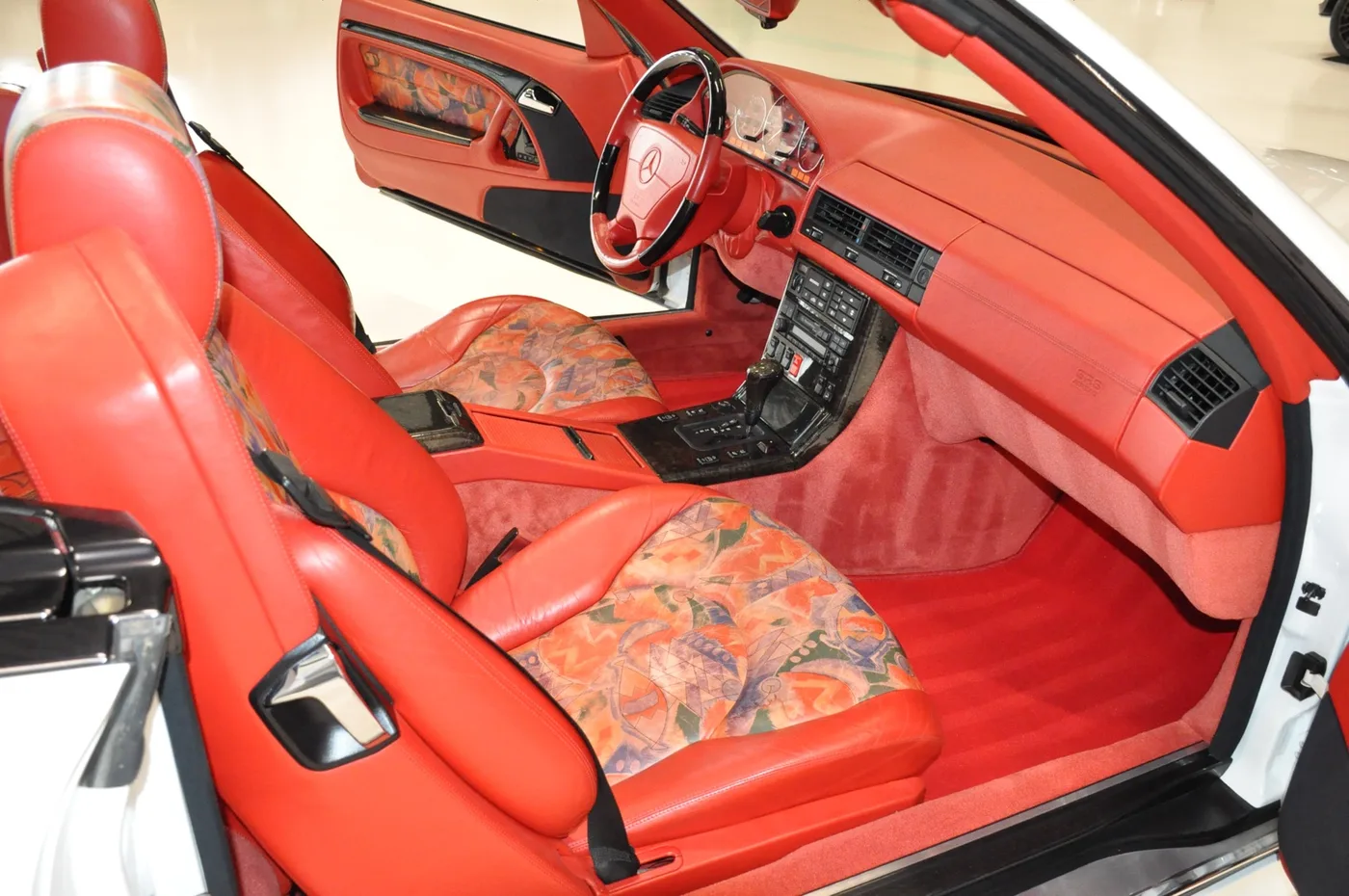 1996 Mercedes-Benz SL 500 angeboten von einem Oldtimerhändler in Alkmaar, Niederlande, Foto 13 von 15