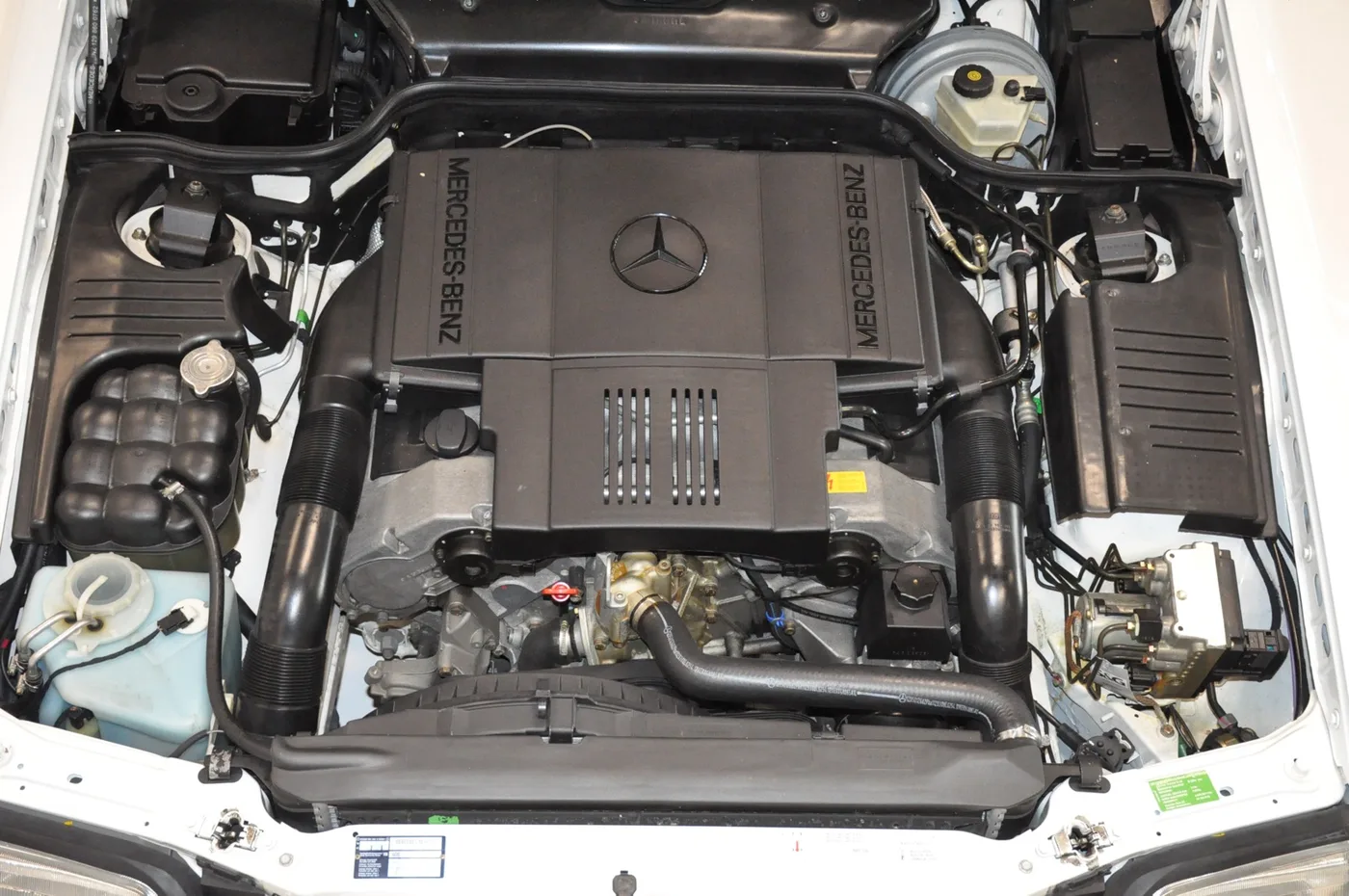 1996 Mercedes-Benz SL 500 angeboten von einem Oldtimerhändler in Alkmaar, Niederlande, Foto 15 von 15