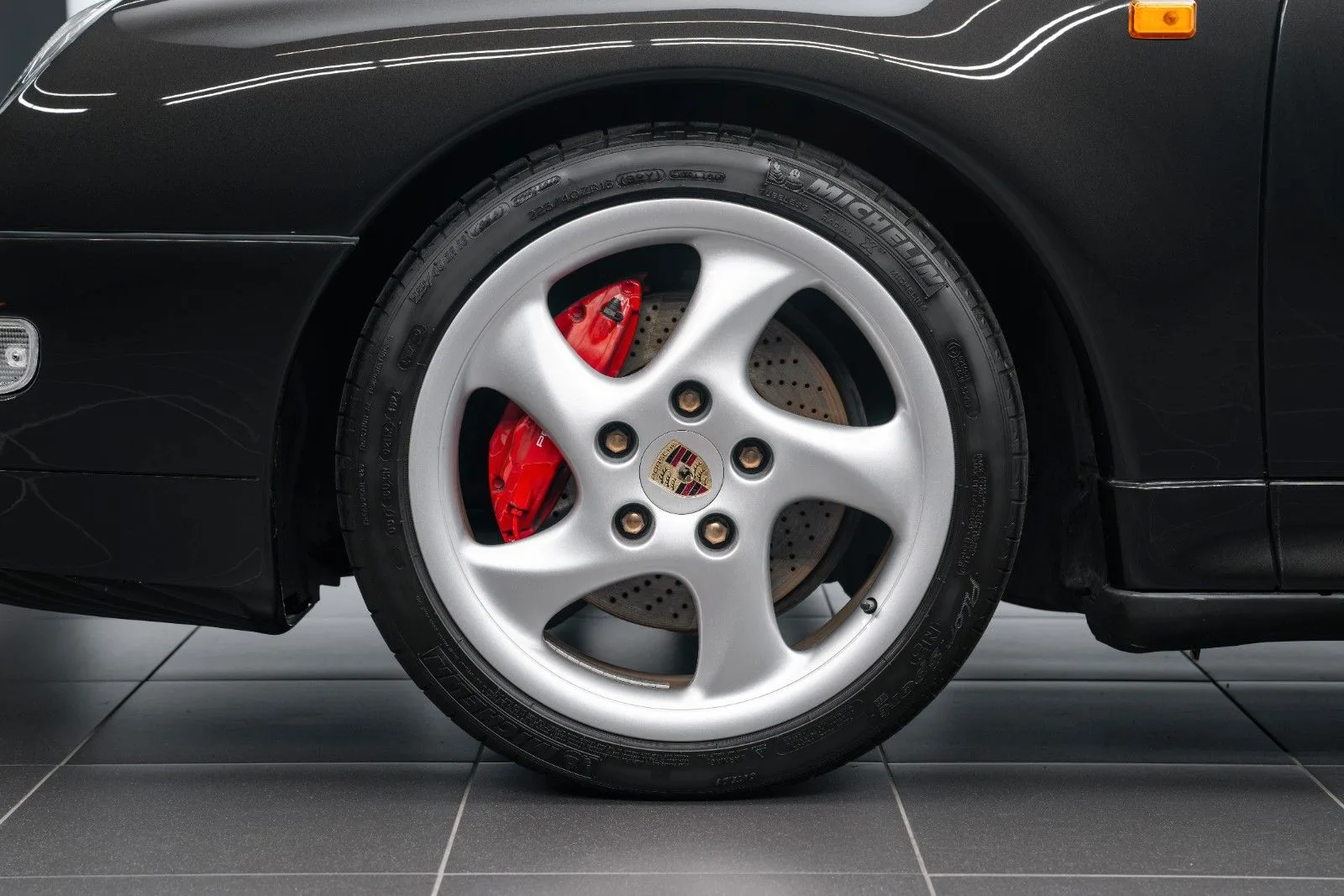 1996 Porsche 911 Carrera 4S, 8/21