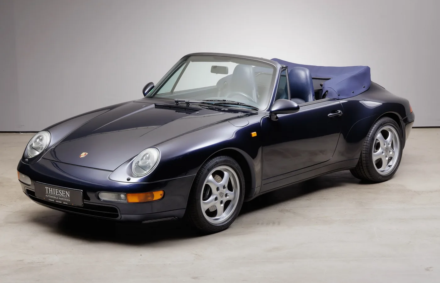 1996 Porsche 911 Carrera Cabriolet 993 angeboten von einem Fachhändler in Hamburg, Deutschland, Hauptfoto