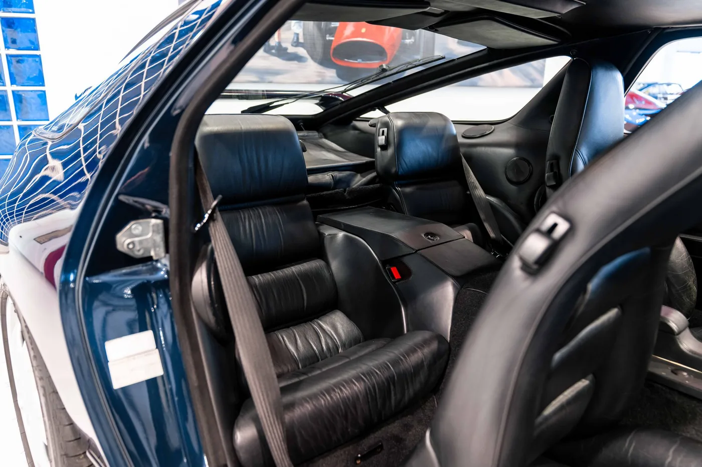 1996 Porsche 928 GTS angeboten von einem Oldtimerspezialisten in London, Vereinigtes Königreich, Foto 12 von 18