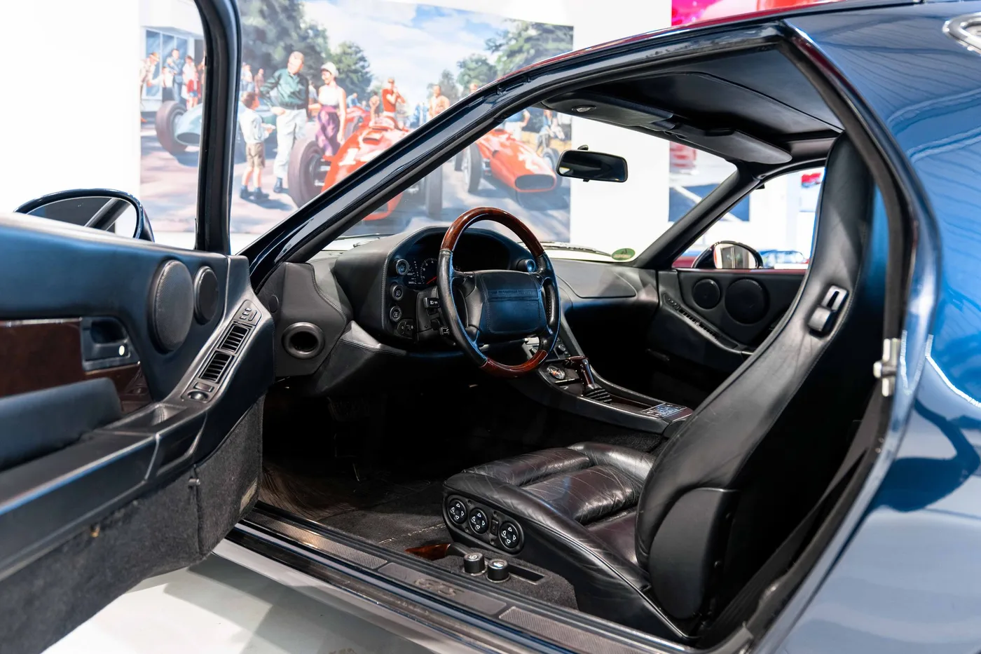 1996 Porsche 928 GTS angeboten von einem Oldtimerspezialisten in London, Vereinigtes Königreich, Foto 14 von 18