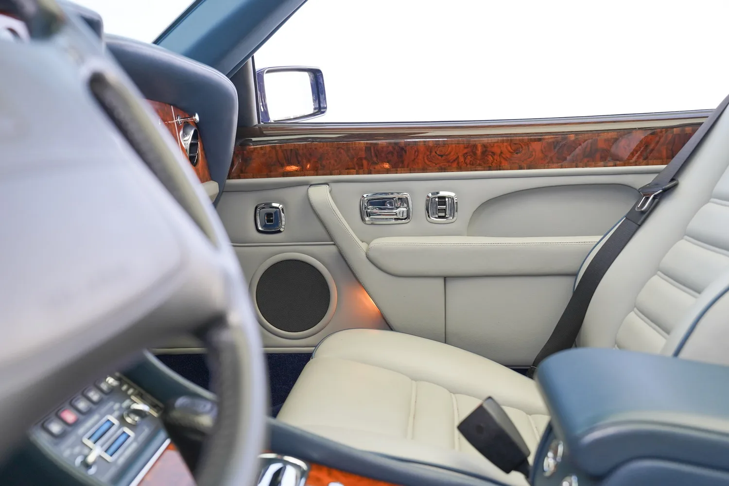 1997 Bentley Azure, 8/16