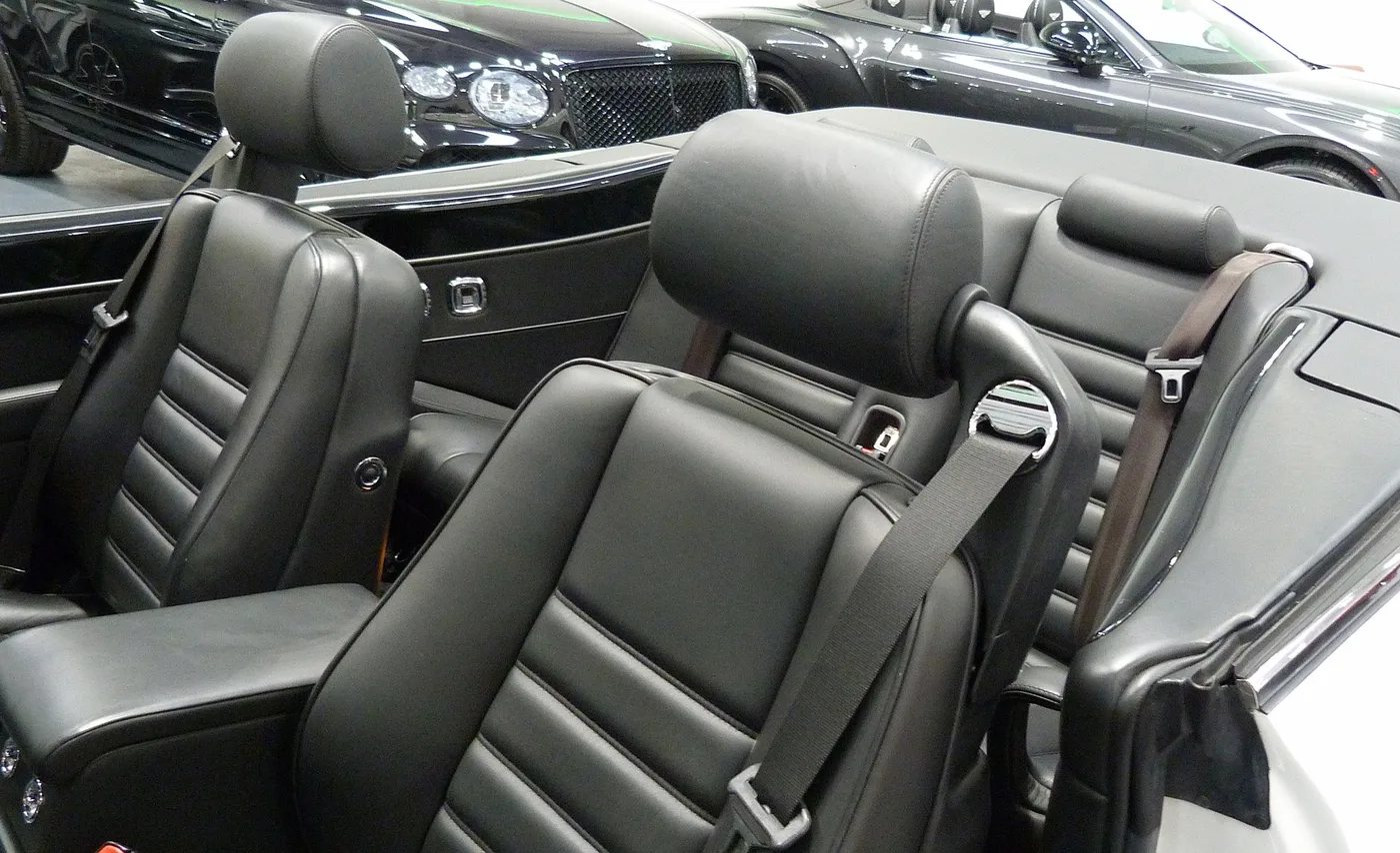 1997 Bentley Azure offered by a franchised dealer group in Cheltenham, United Kingdom, photo 19 of 25