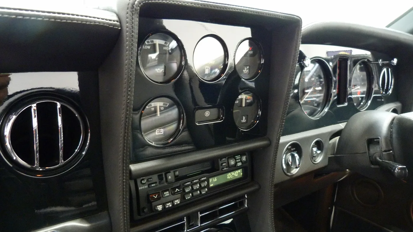 1997 Bentley Azure offered by a franchised dealer group in Cheltenham, United Kingdom, photo 23 of 25