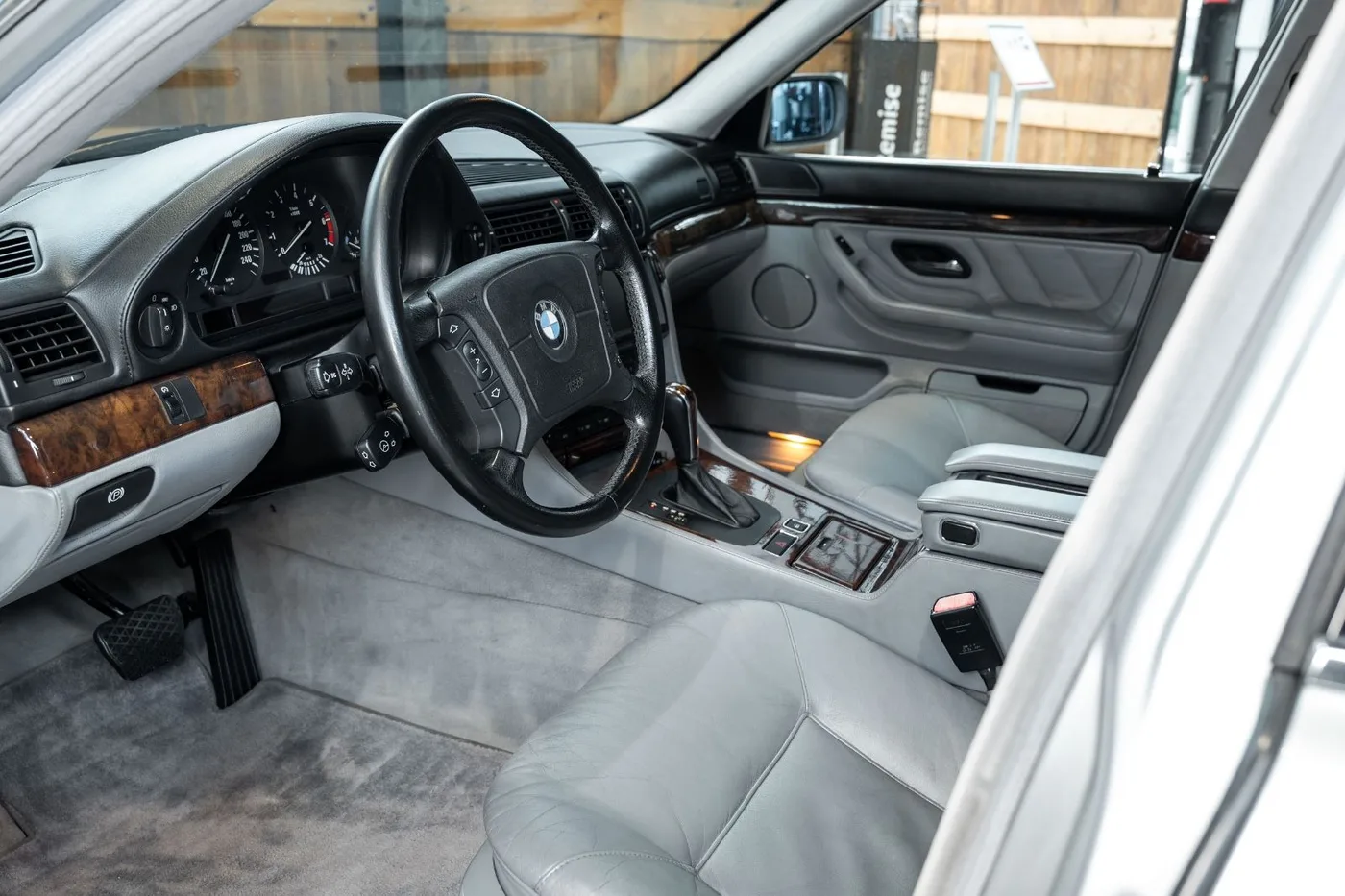 1997 BMW 750iL L7 angeboten von einem Fachhändler in Neuss, Deutschland, Foto 8 von 25