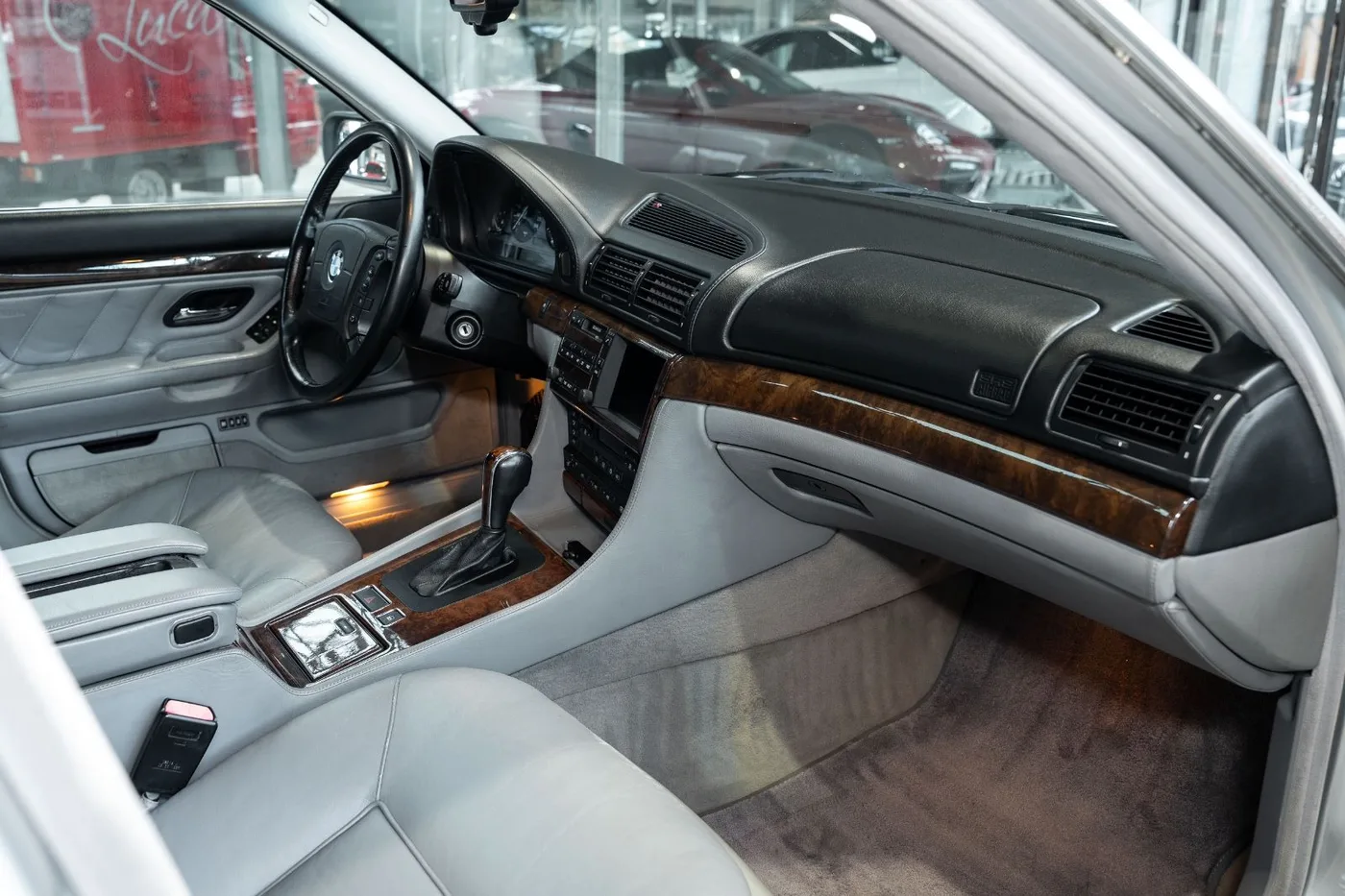 1997 BMW 750iL L7 angeboten von einem Fachhändler in Neuss, Deutschland, Foto 9 von 25