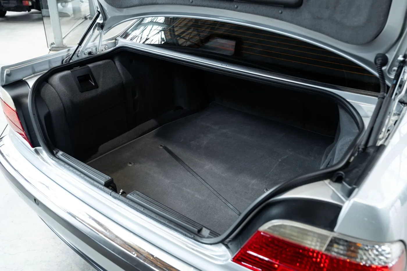1997 BMW 750iL L7 angeboten von einem Fachhändler in Neuss, Deutschland, Foto 24 von 25