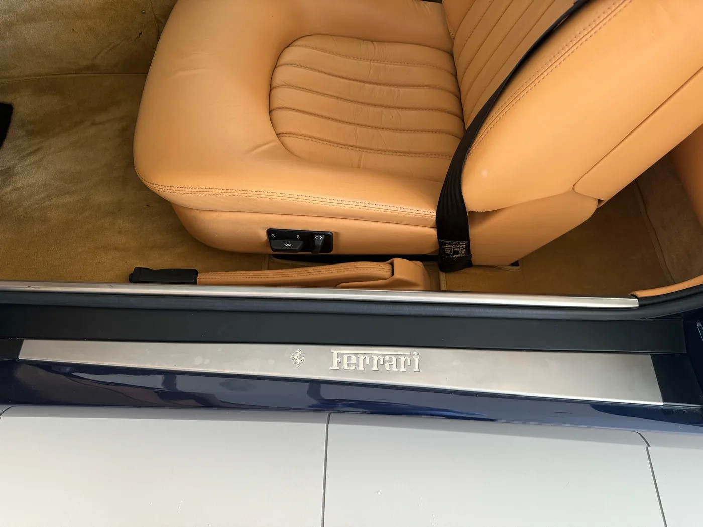 1997 Ferrari 456 GT offered by a specialist dealer in Frankfurt am Main, Germany, photo 15 of 15