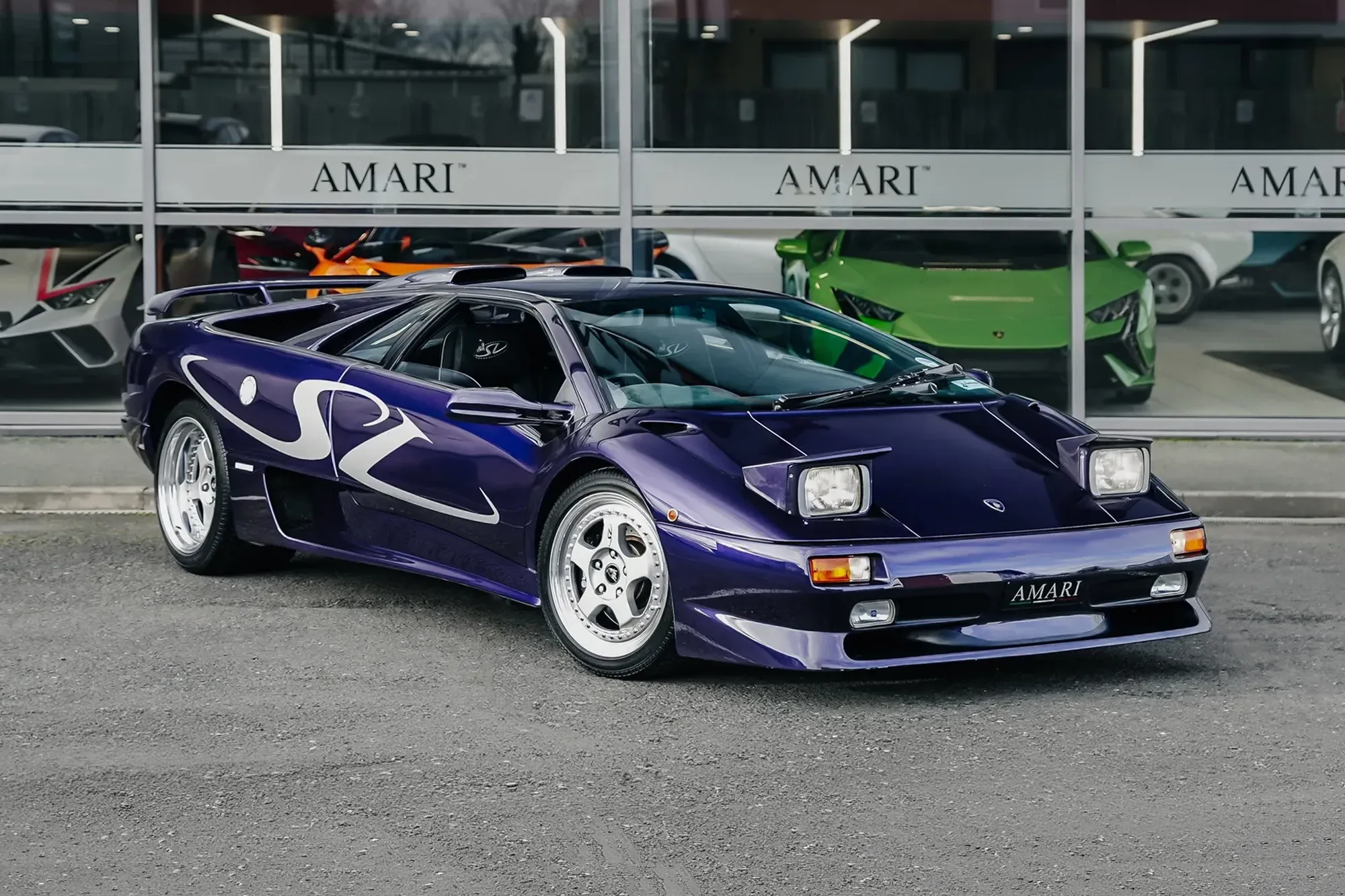 1997 Lamborghini Diablo SV angeboten von einem Supersportwagenhändler in Preston, Vereinigtes Königreich, Hauptfoto