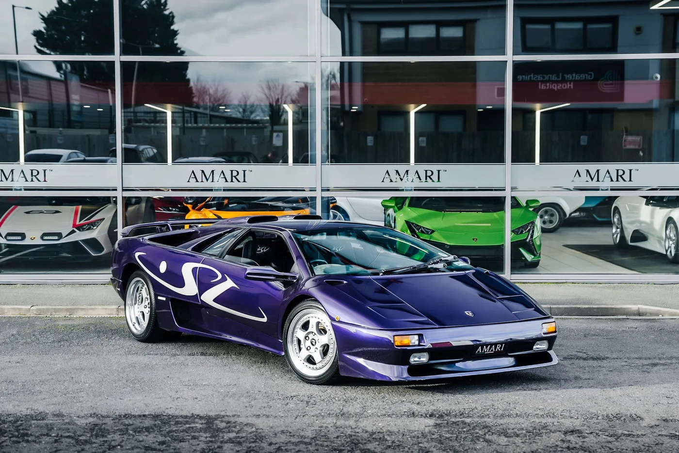 1997 Lamborghini Diablo SV angeboten von einem Supersportwagenhändler in Preston, Vereinigtes Königreich, Foto 2 von 25