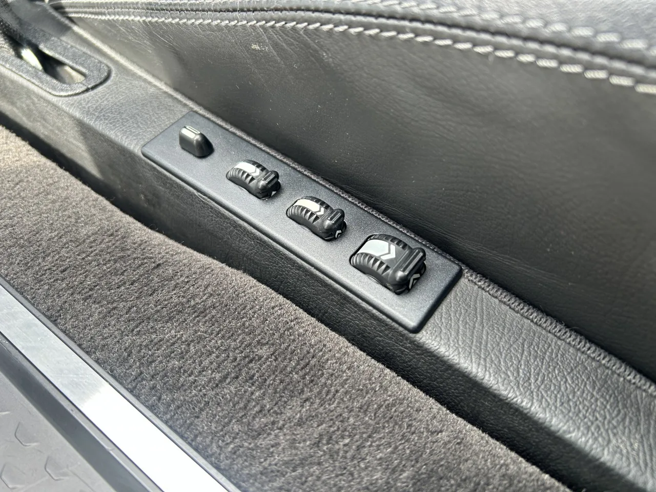 1997 Mercedes-AMG SL 70 offered by a specialist dealer in Písek, Czechia, photo 28 of 36