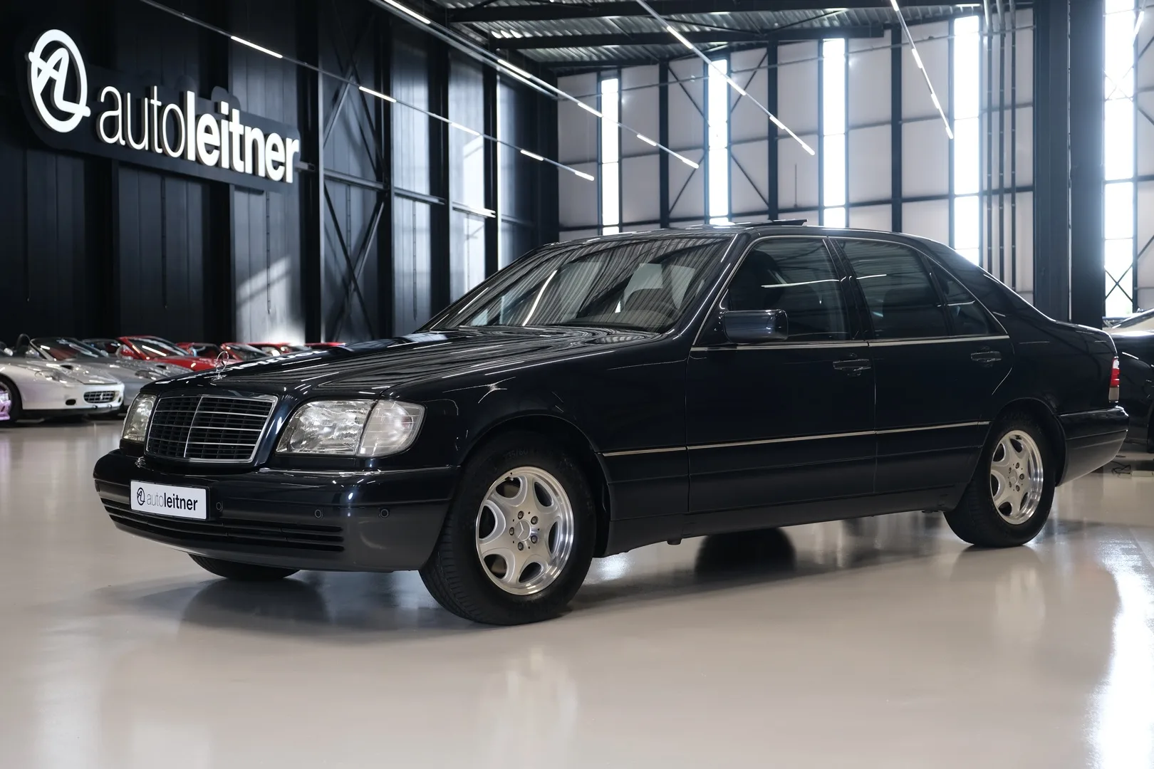 1997 Mercedes-Benz S 500 angeboten von einem Fachhändler in Alkmaar, Niederlande, Hauptfoto
