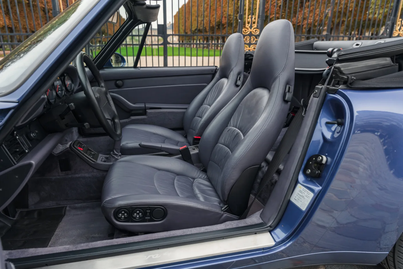 1997 Porsche 911 Carrera 4 Cabriolet 993, 13/30
