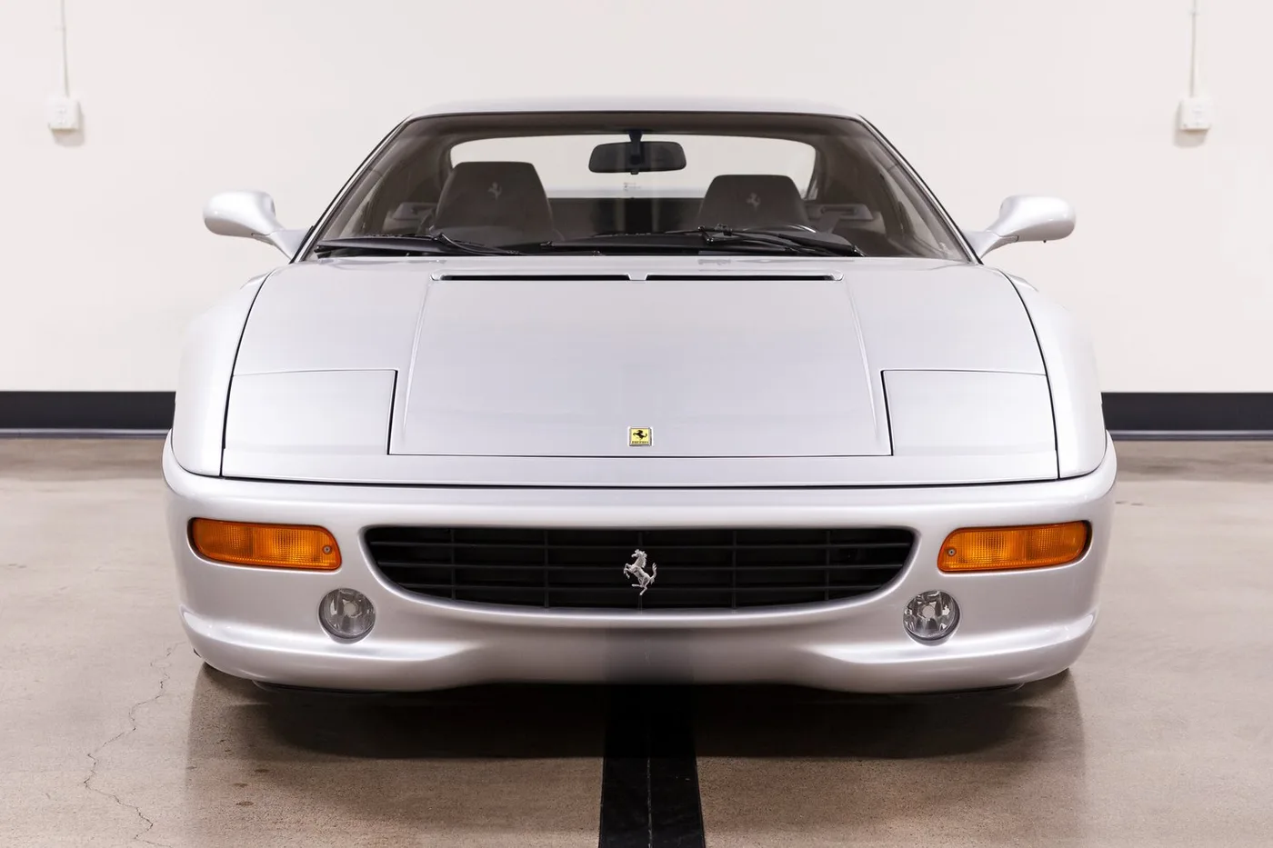 1998 Ferrari F355 Berlinetta F1 verkauft von einem Fachhändler in Costa Mesa, Vereinigte Staaten, Foto 3 von 15