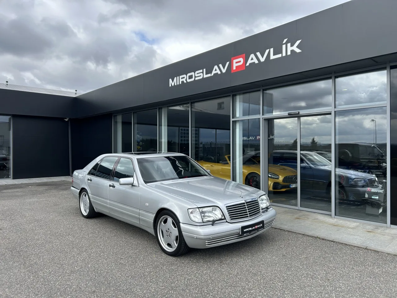 1998 Mercedes-Benz S 600 L, V12 angeboten von einem Fachhändler in Písek, Tschechien, Hauptfoto