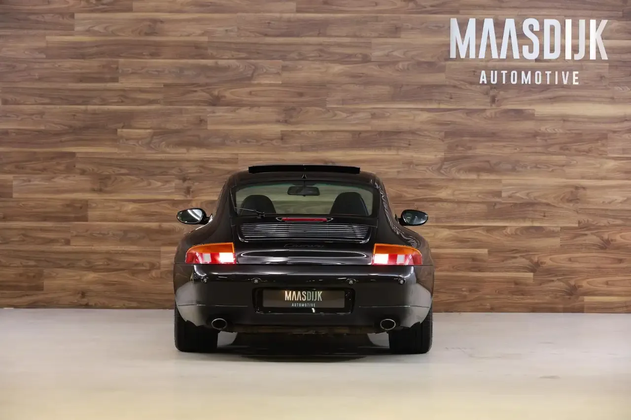 1998 Porsche 911 Carrera, 8/29